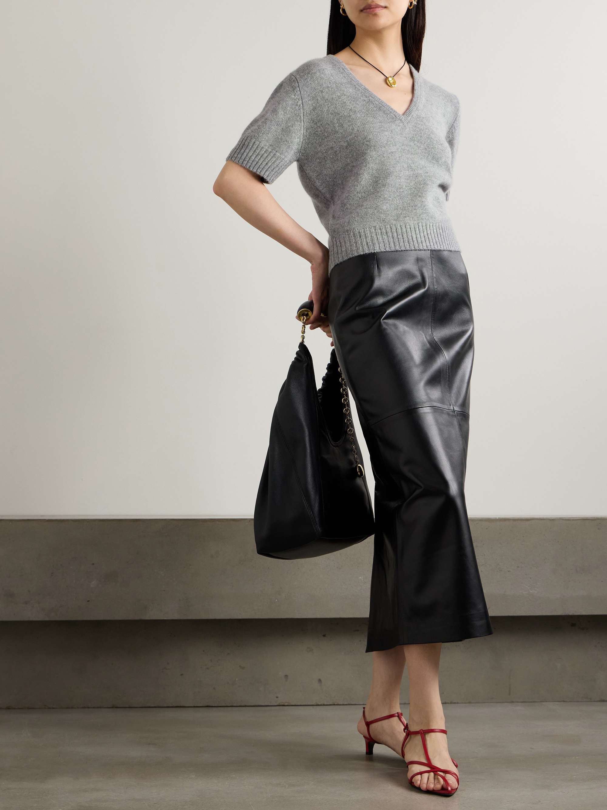 ALLUDE 