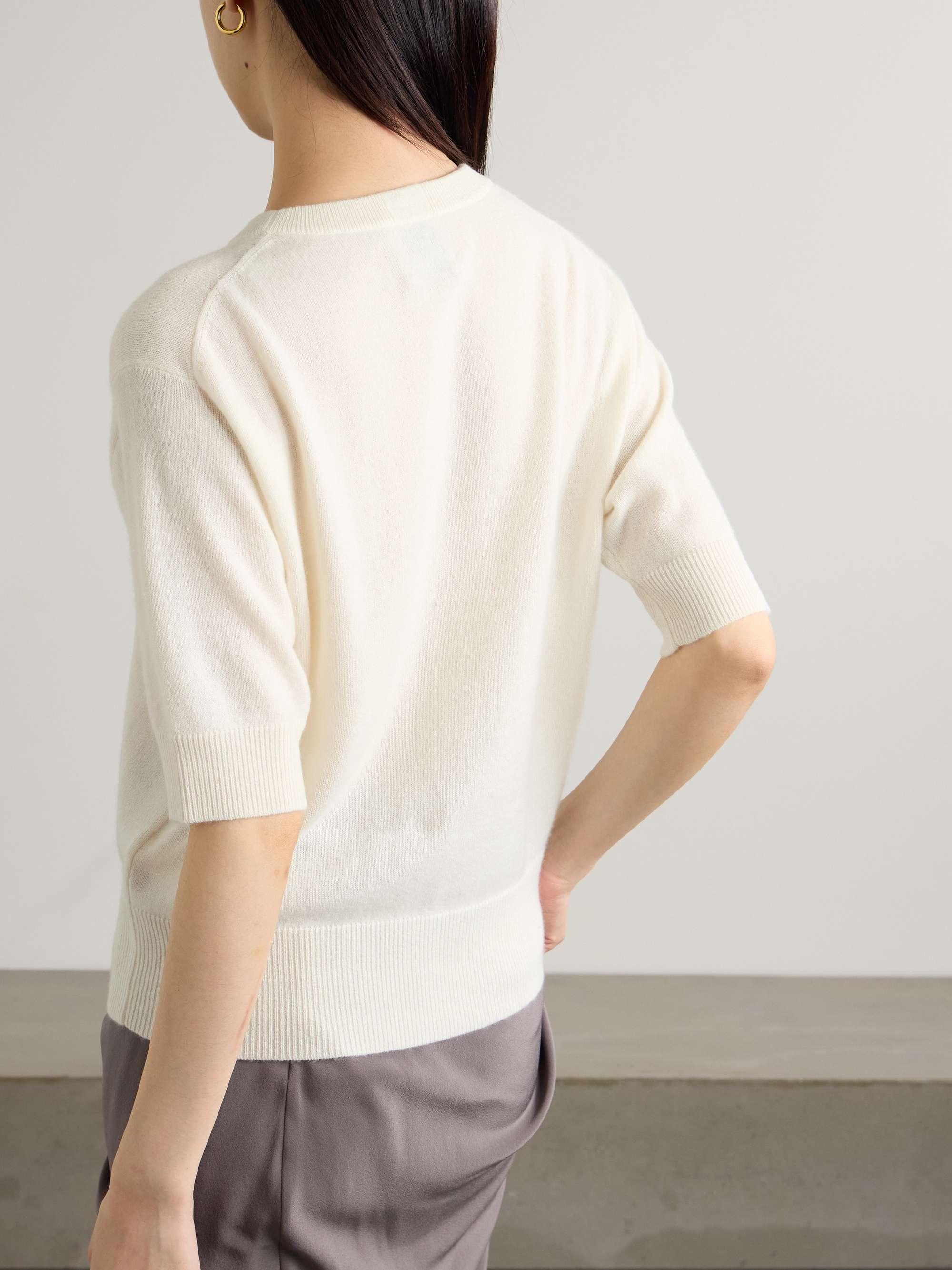 ALLUDE 