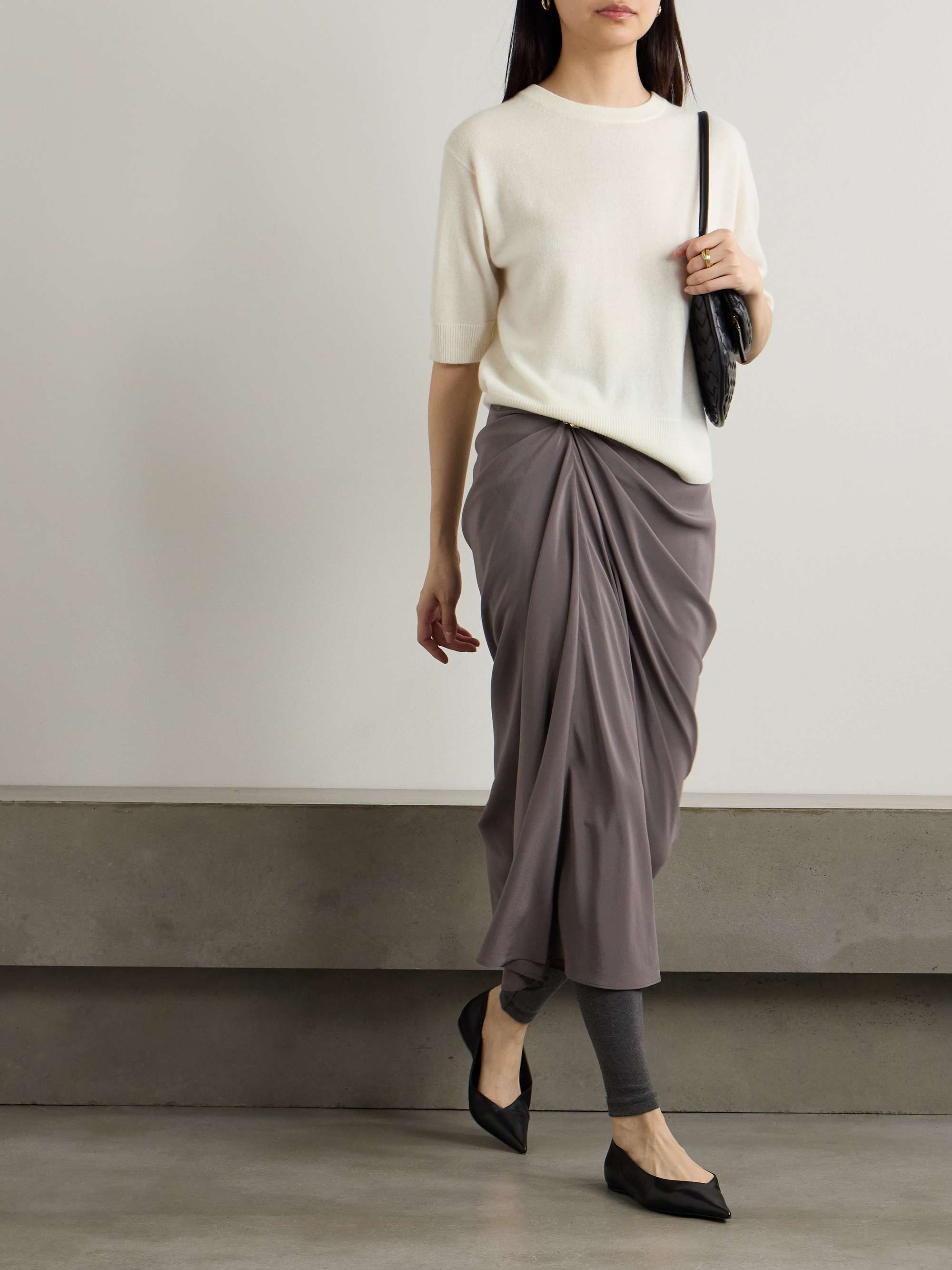 ALLUDE 