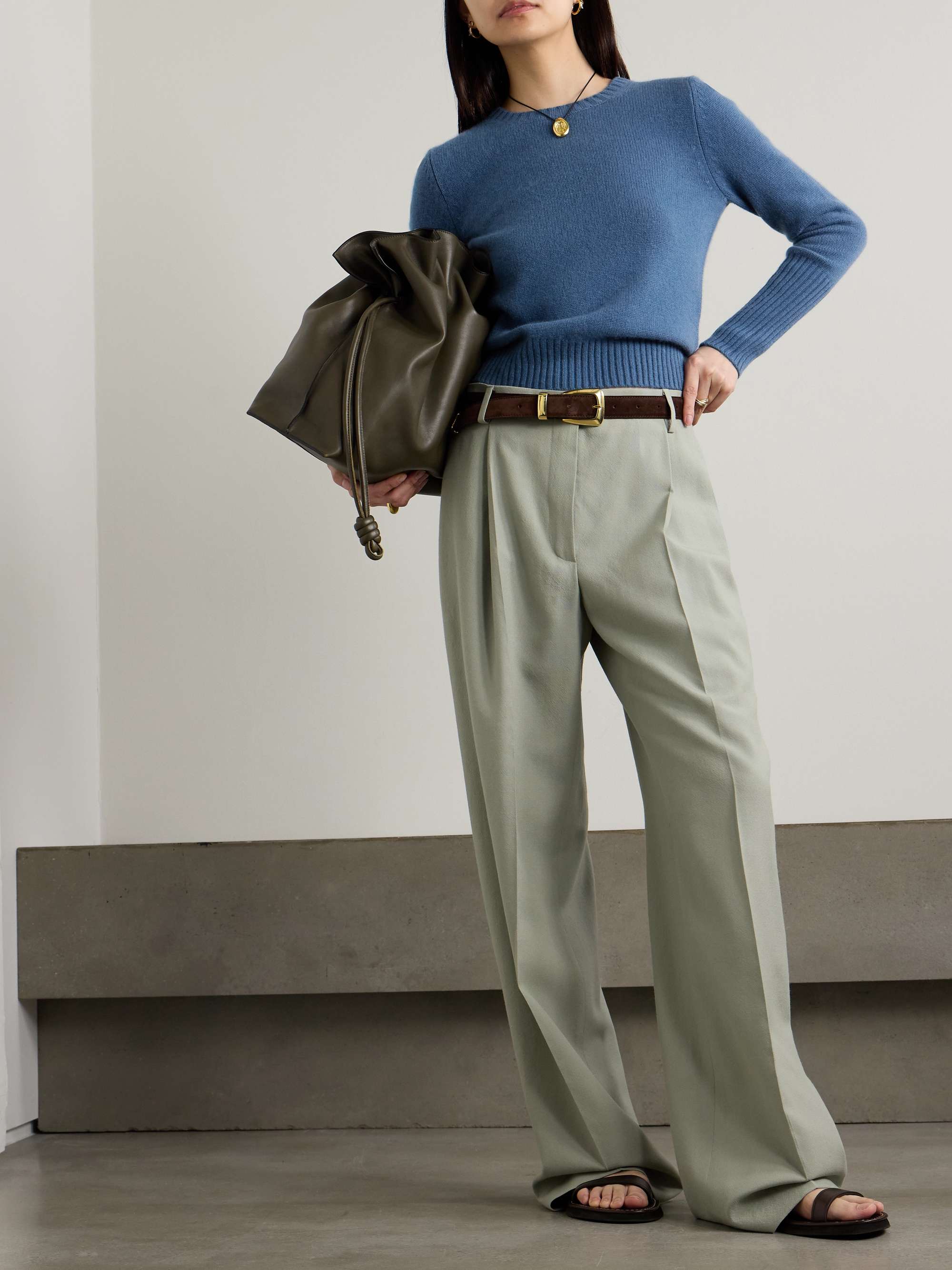ALLUDE 