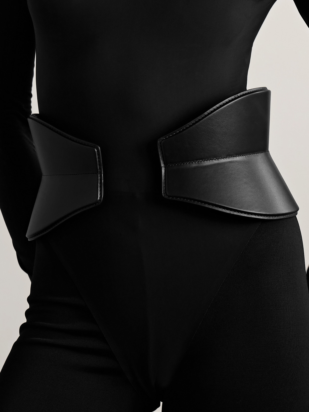Alaïa Bustier Flex Belt In Black