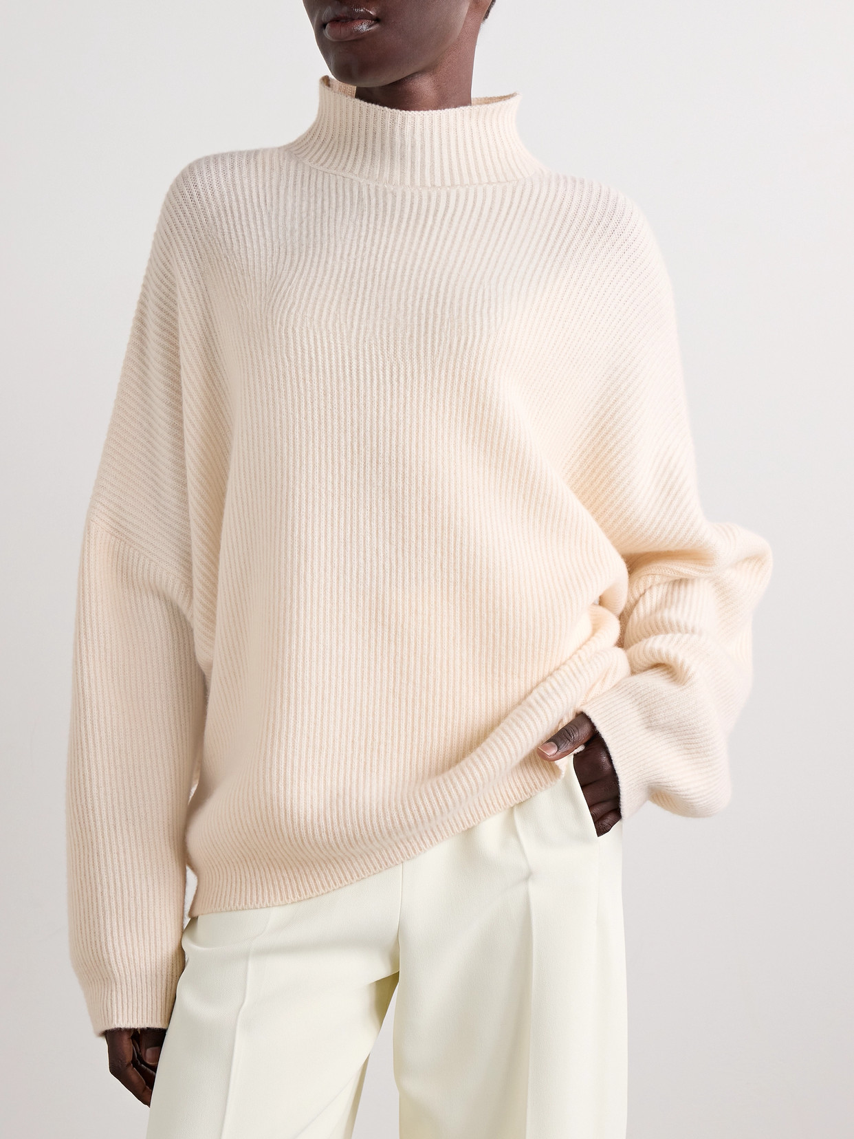Fforme Kimm Oversized Ribbed Cashmere Sweater In Cream