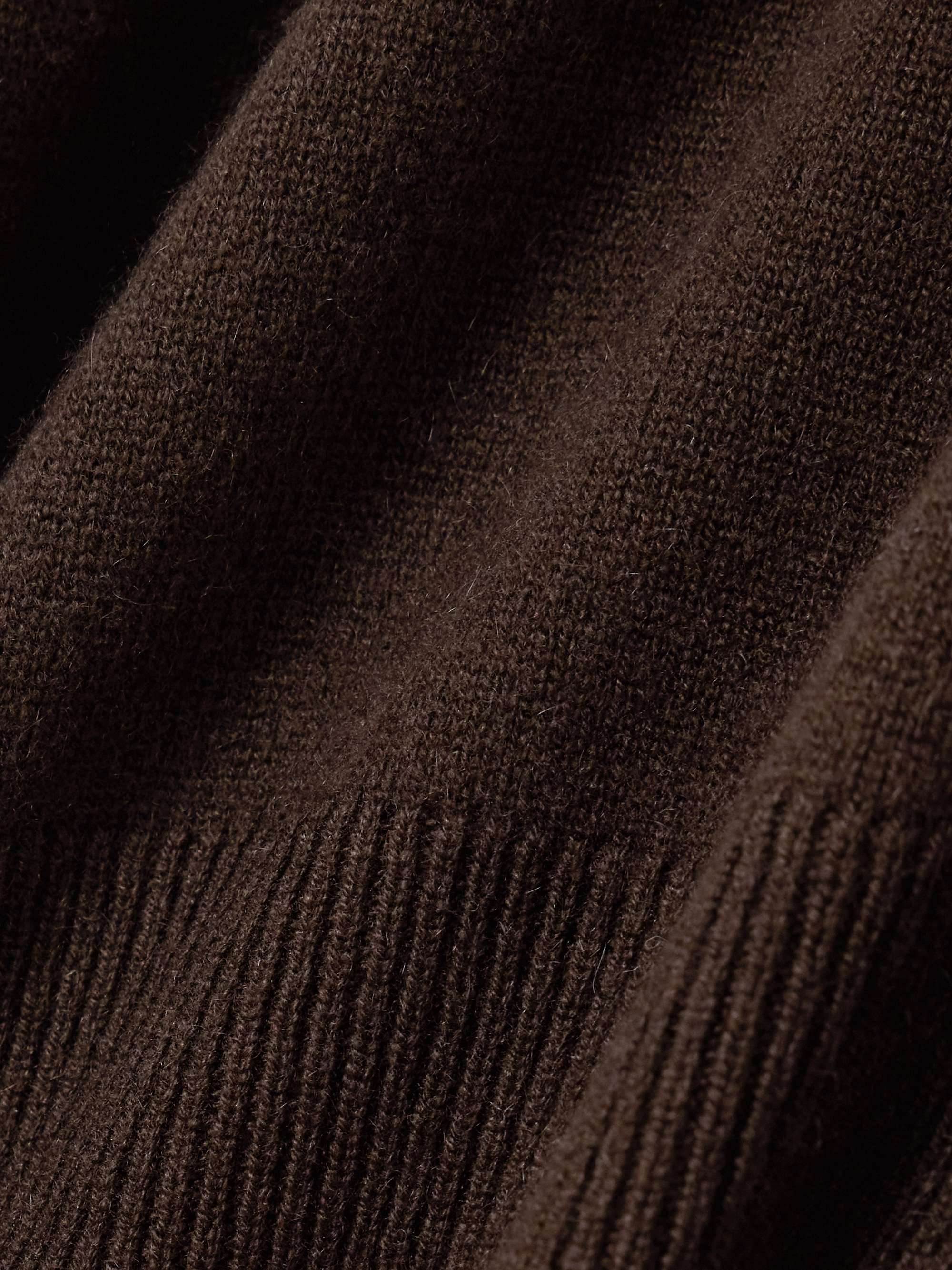 ALLUDE 