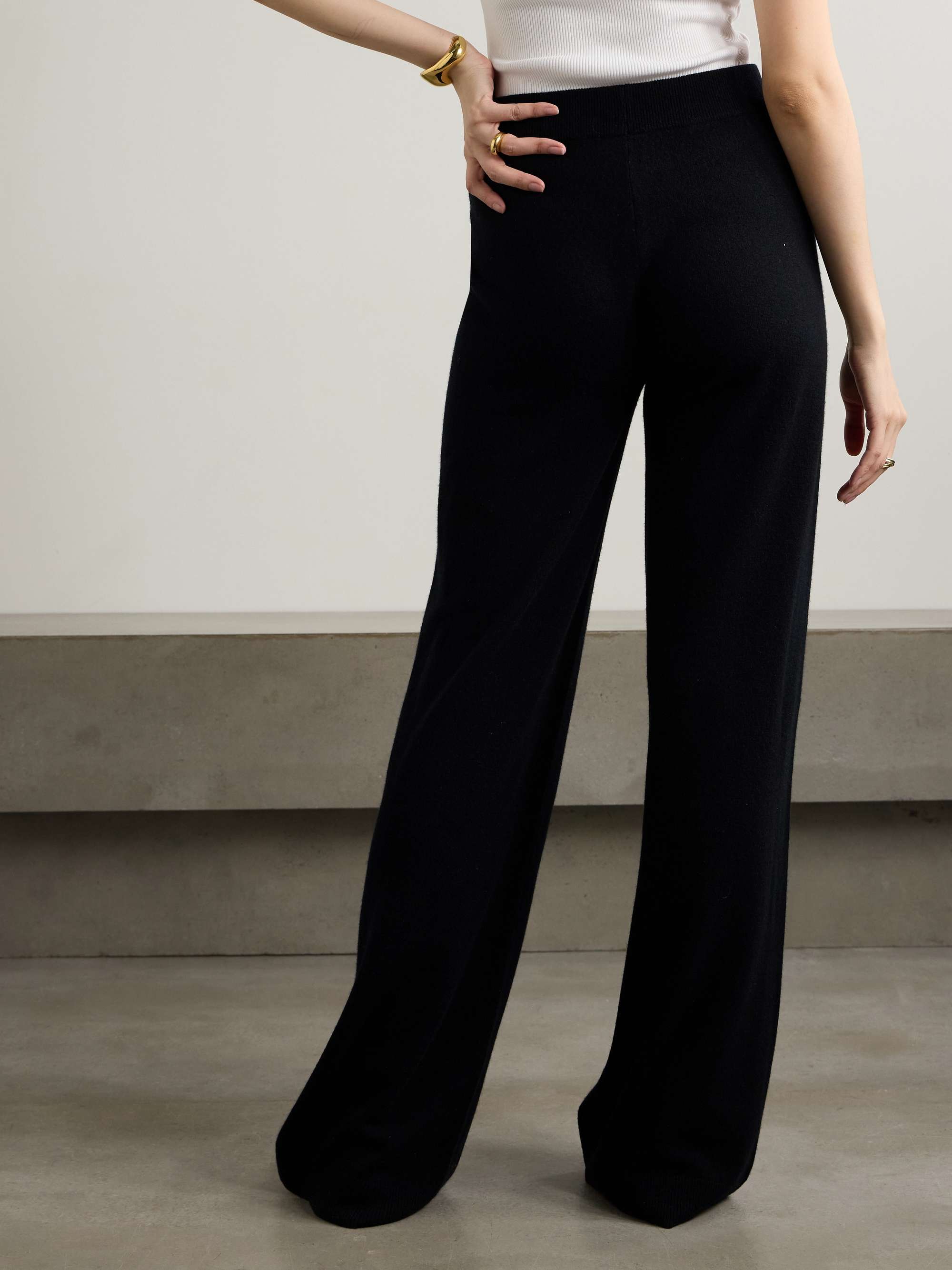 ALLUDE 