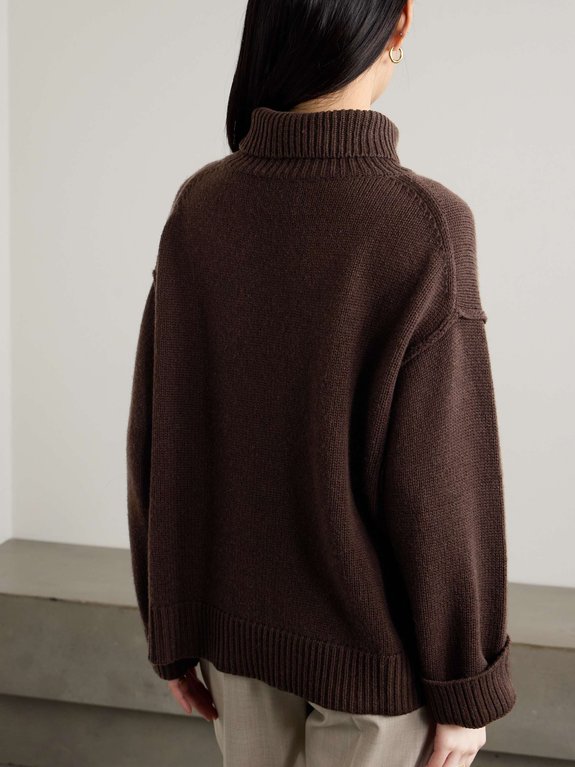 ALLUDE 