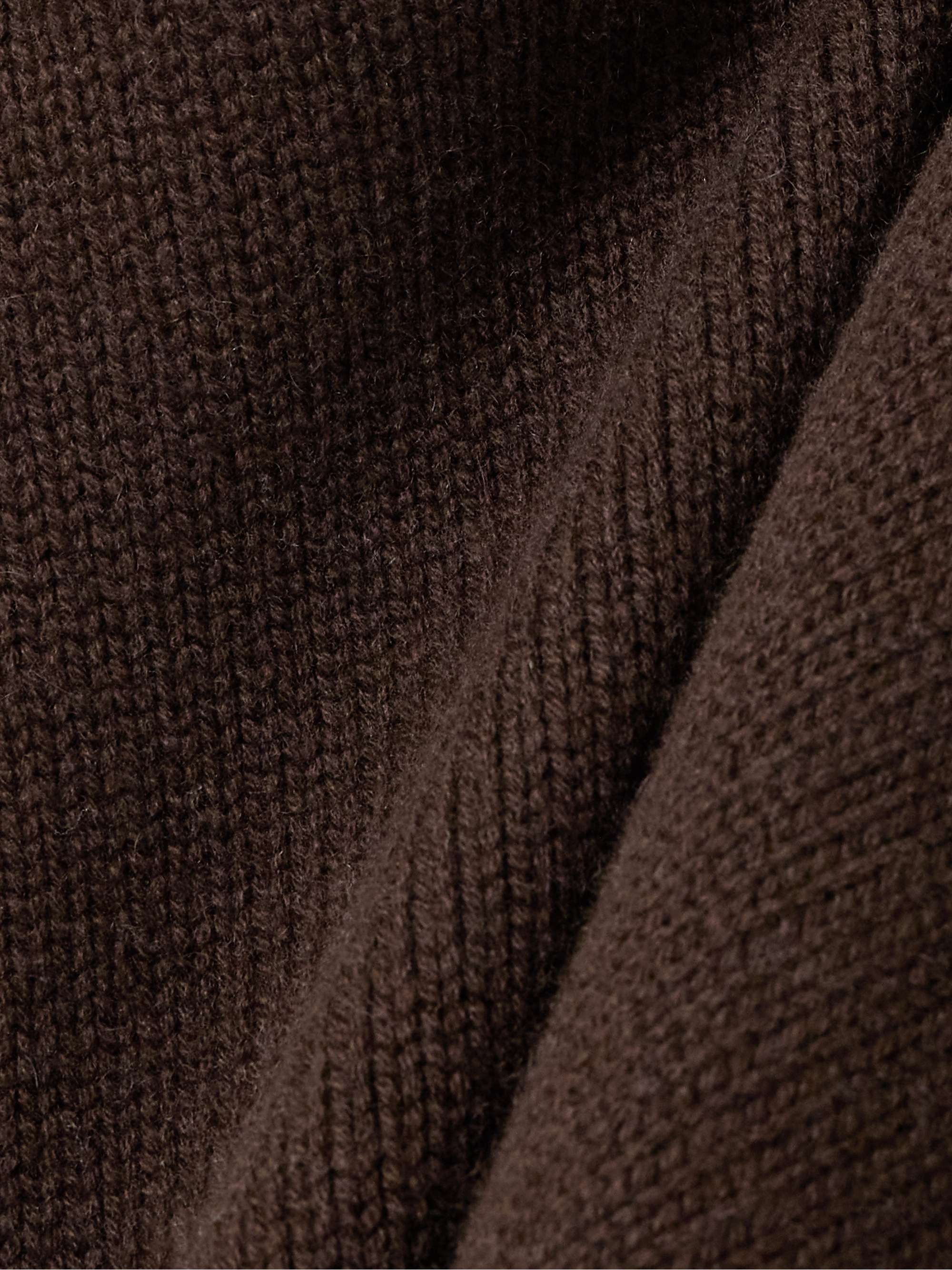 ALLUDE 