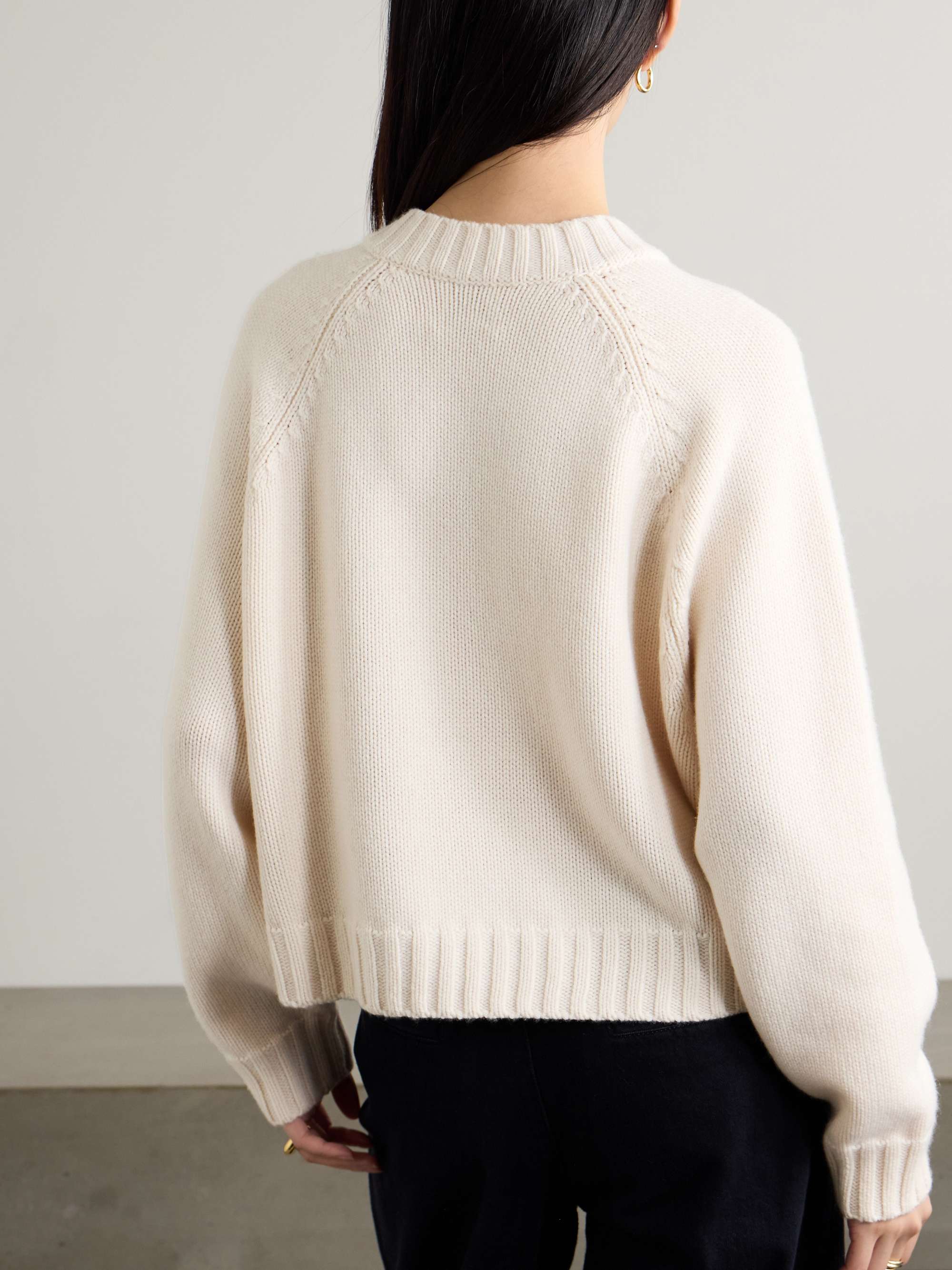 ALLUDE 