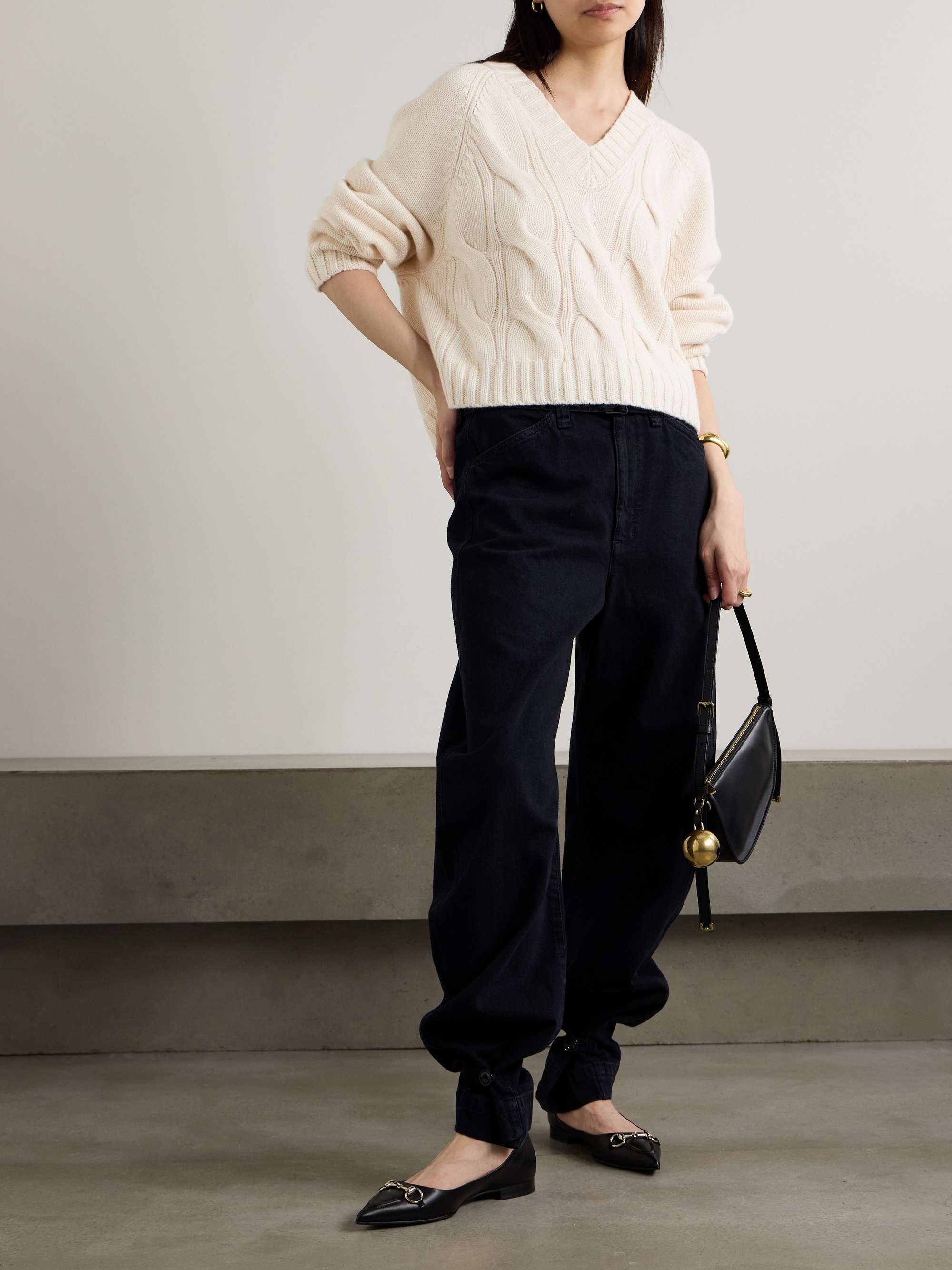 ALLUDE 