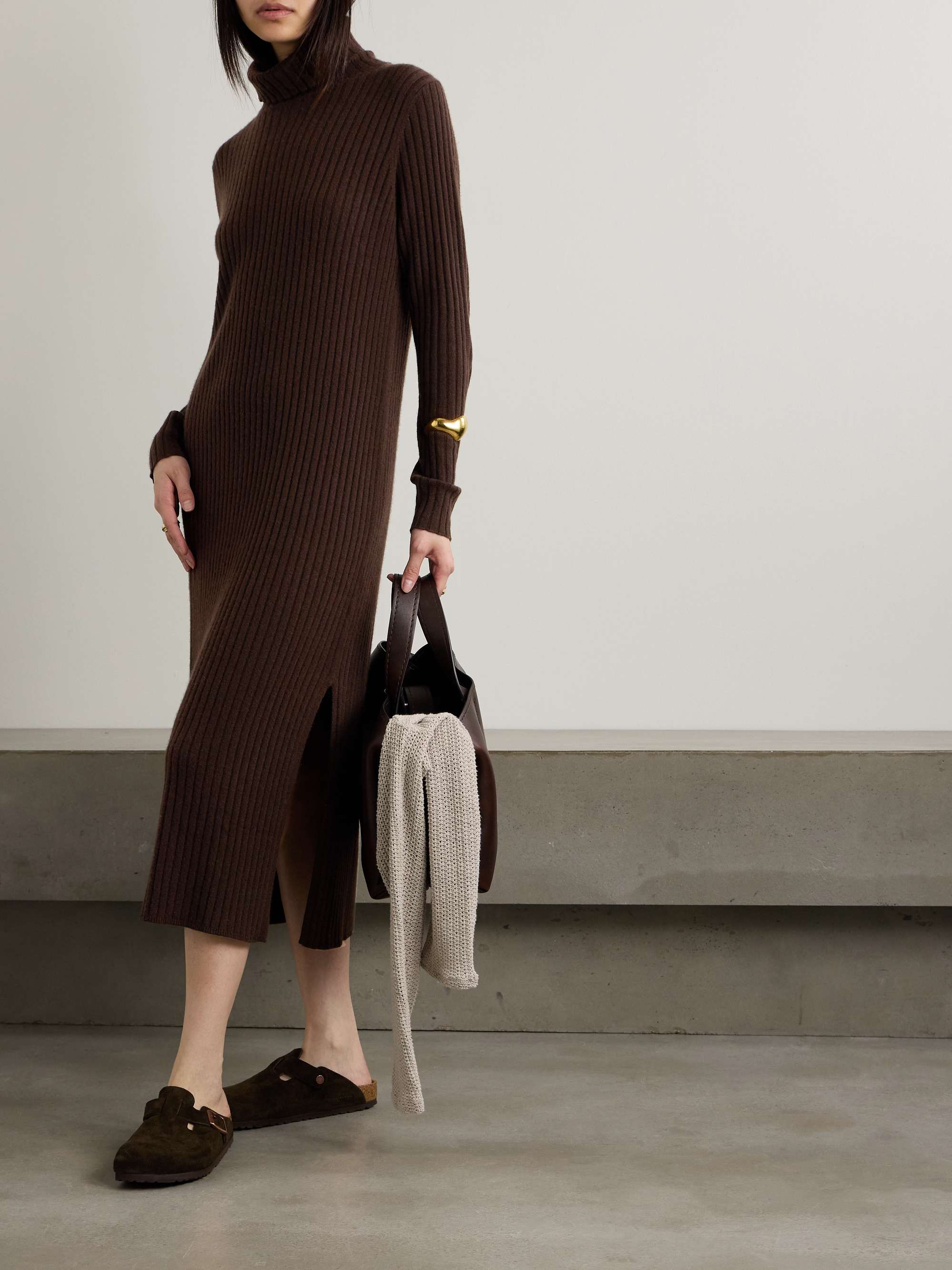 ALLUDE 