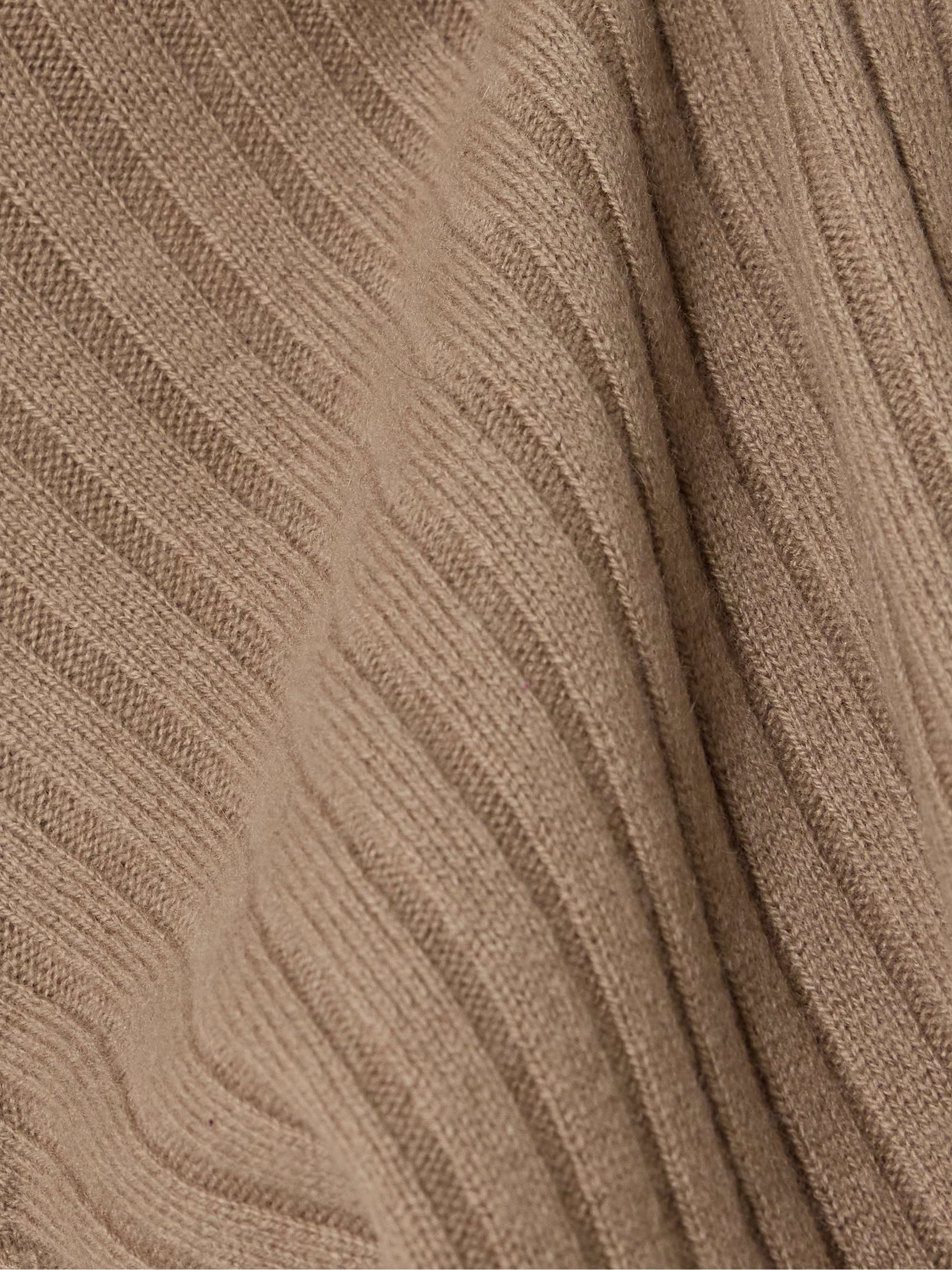 ALLUDE 