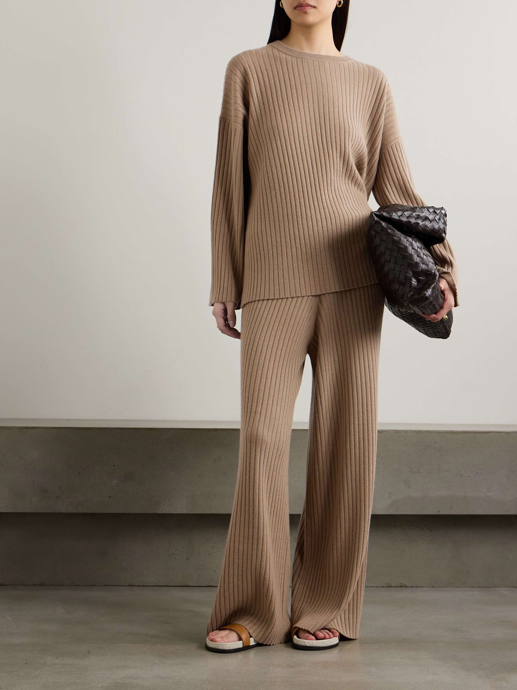 ALLUDE 