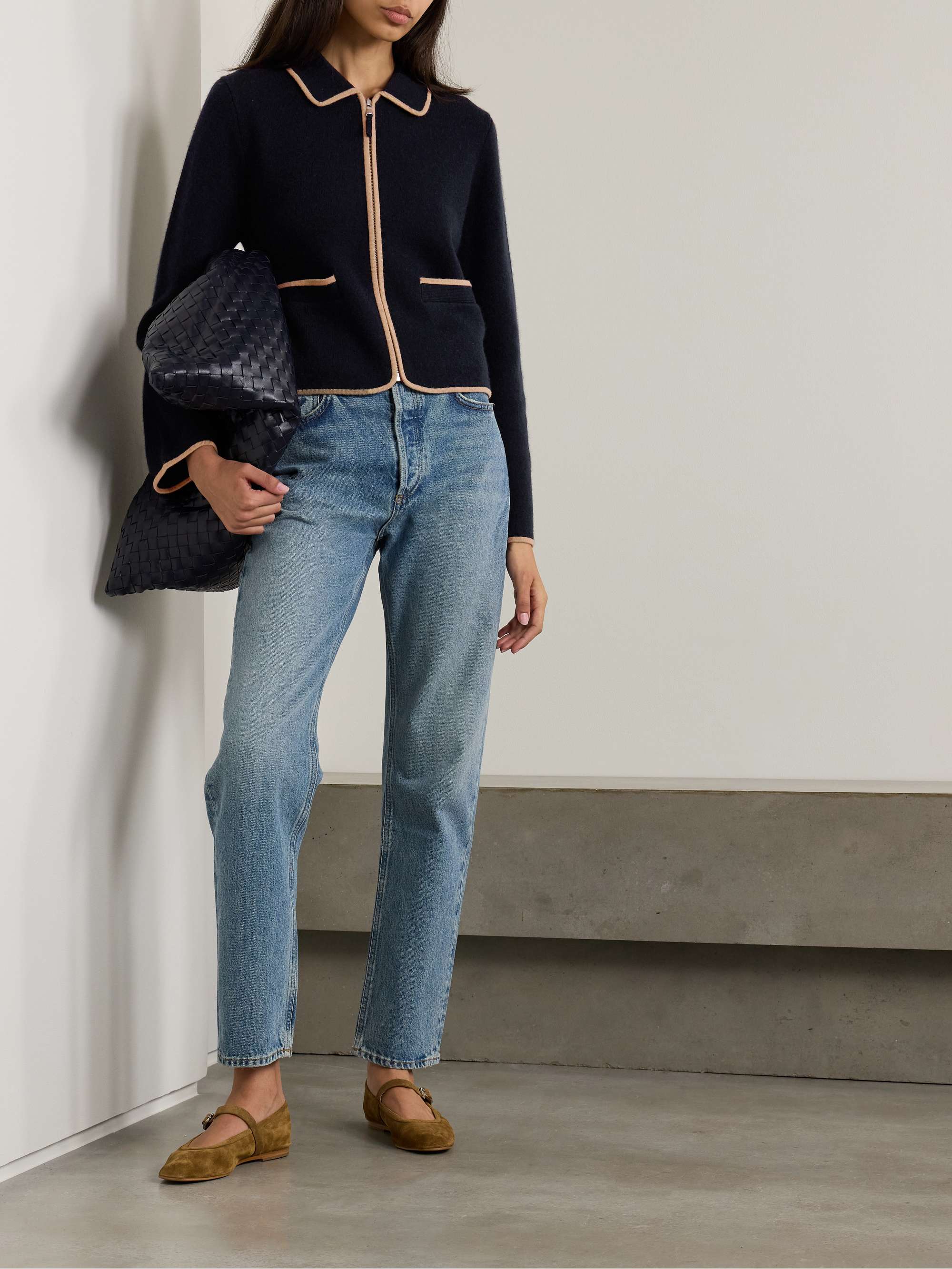 ALLUDE 