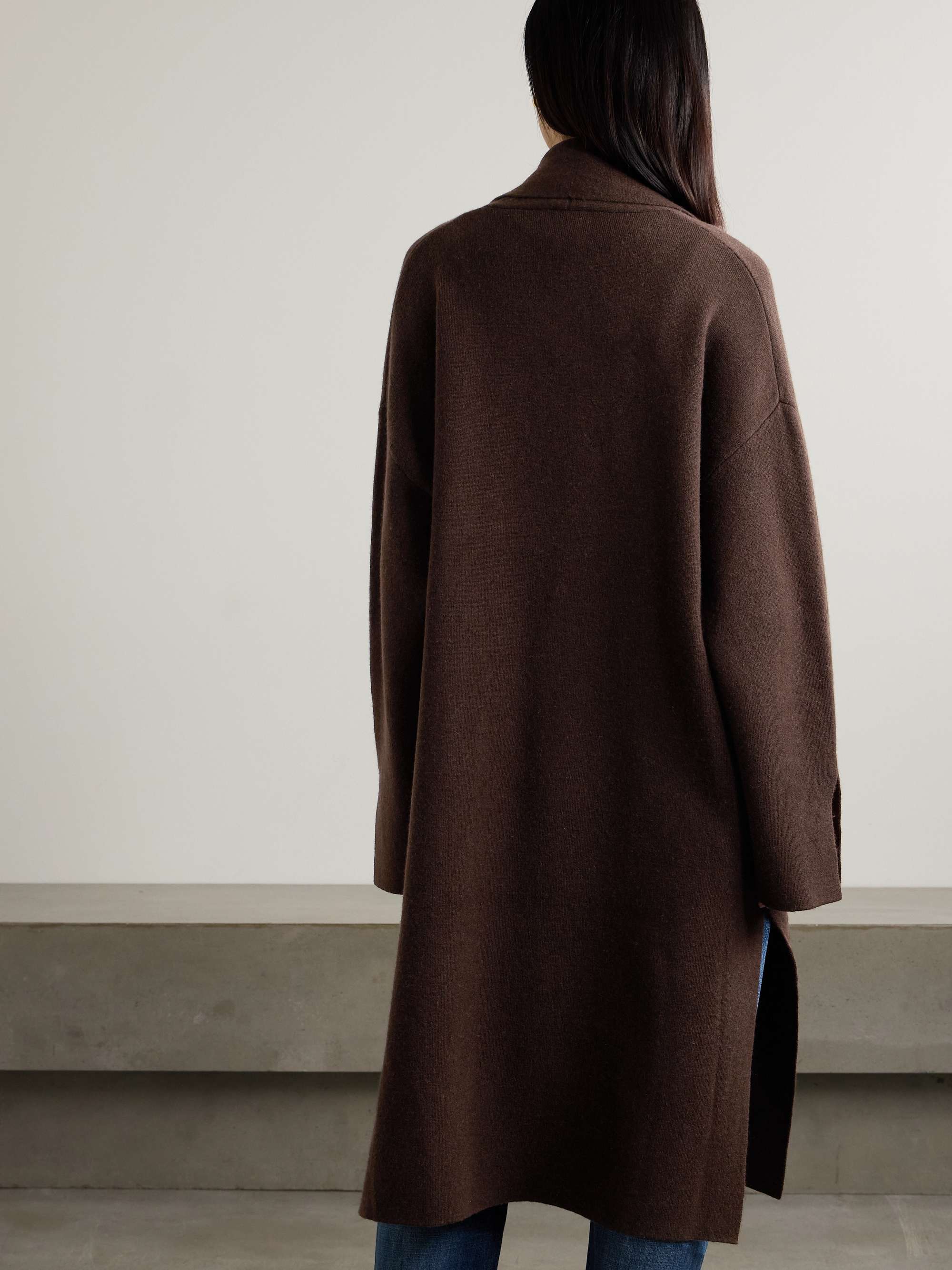 ALLUDE 