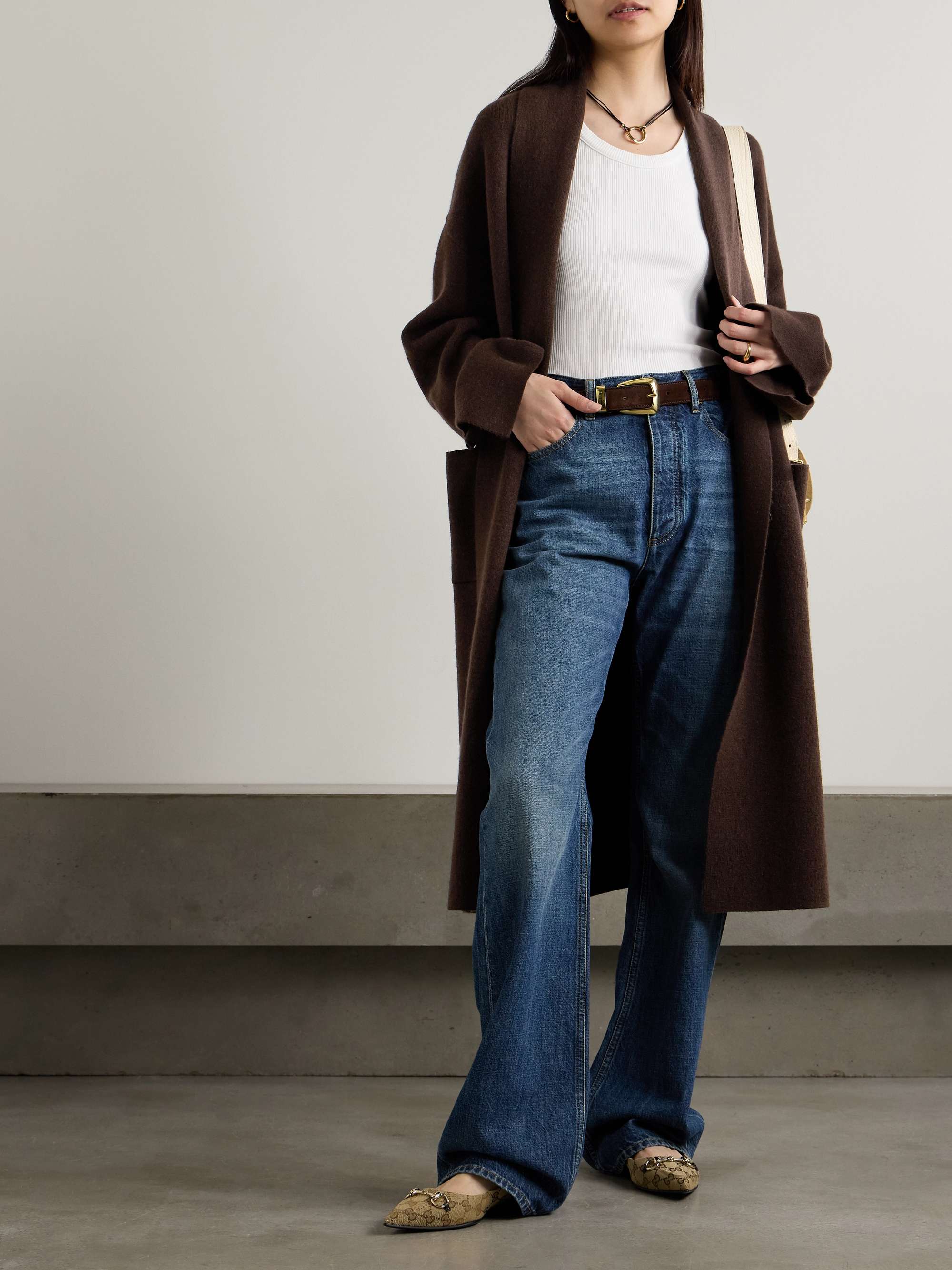 ALLUDE 