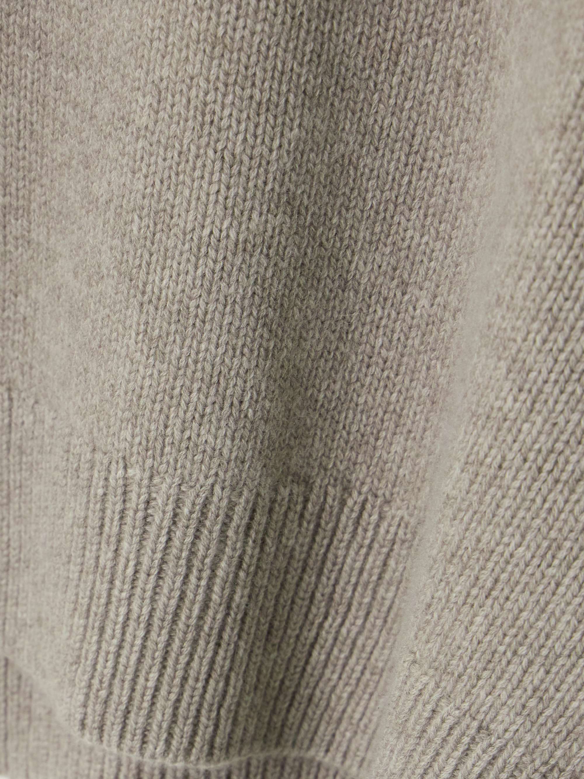 ALLUDE 