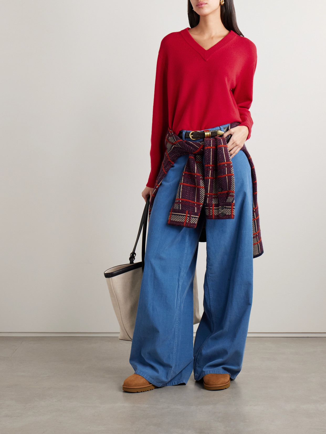 Guest In Residence The V Cashmere Sweater In Red