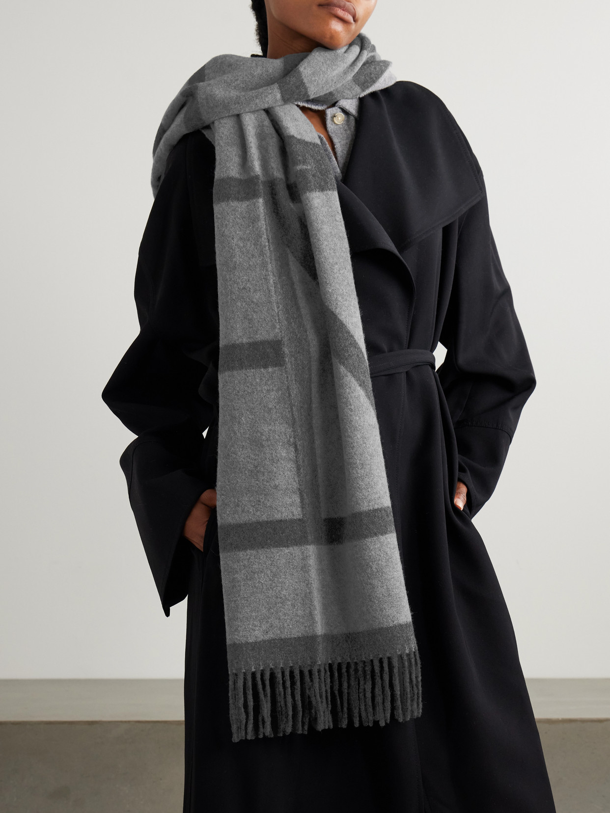 Totême Fringed Mélange Jacquard-knit Wool Scarf In Gray