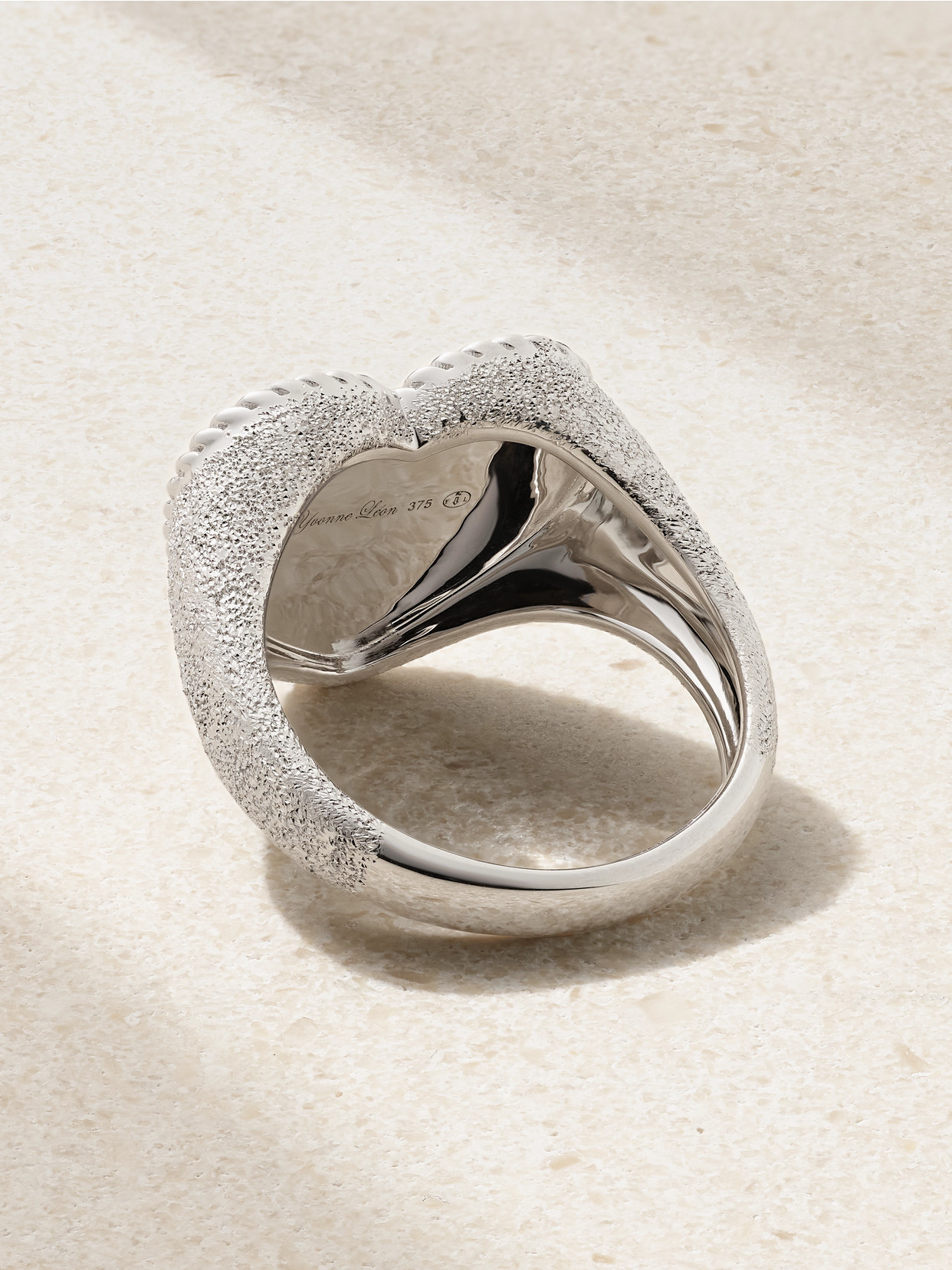 YVONNE LÉON CHEVALIÈRE COEUR PAILLETEE 9-KARAT WHITE GOLD DIAMOND RING