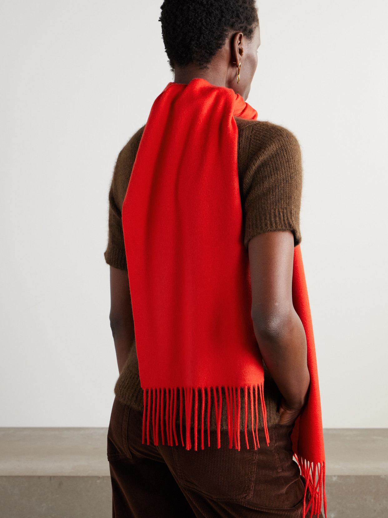 The Row Viktor Fringed Cashmere Scarf In Red
