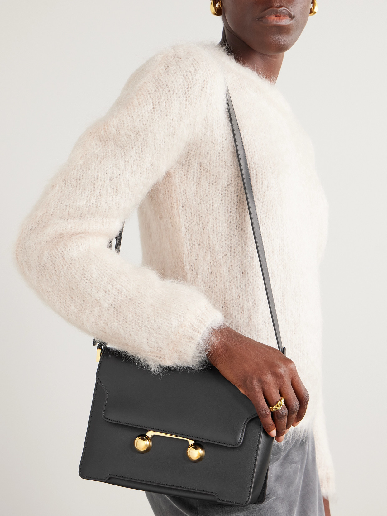 Marni Medium Leather Shoulder Bag In Black