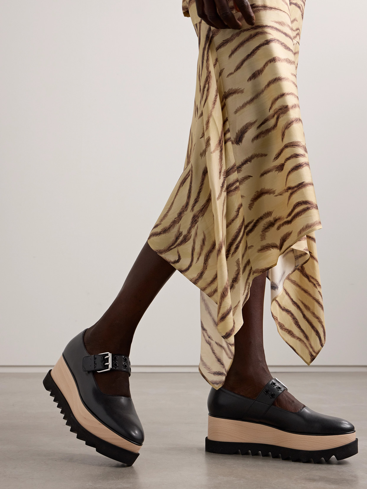 Elyse Vegetarian Material Platform Mary Janes