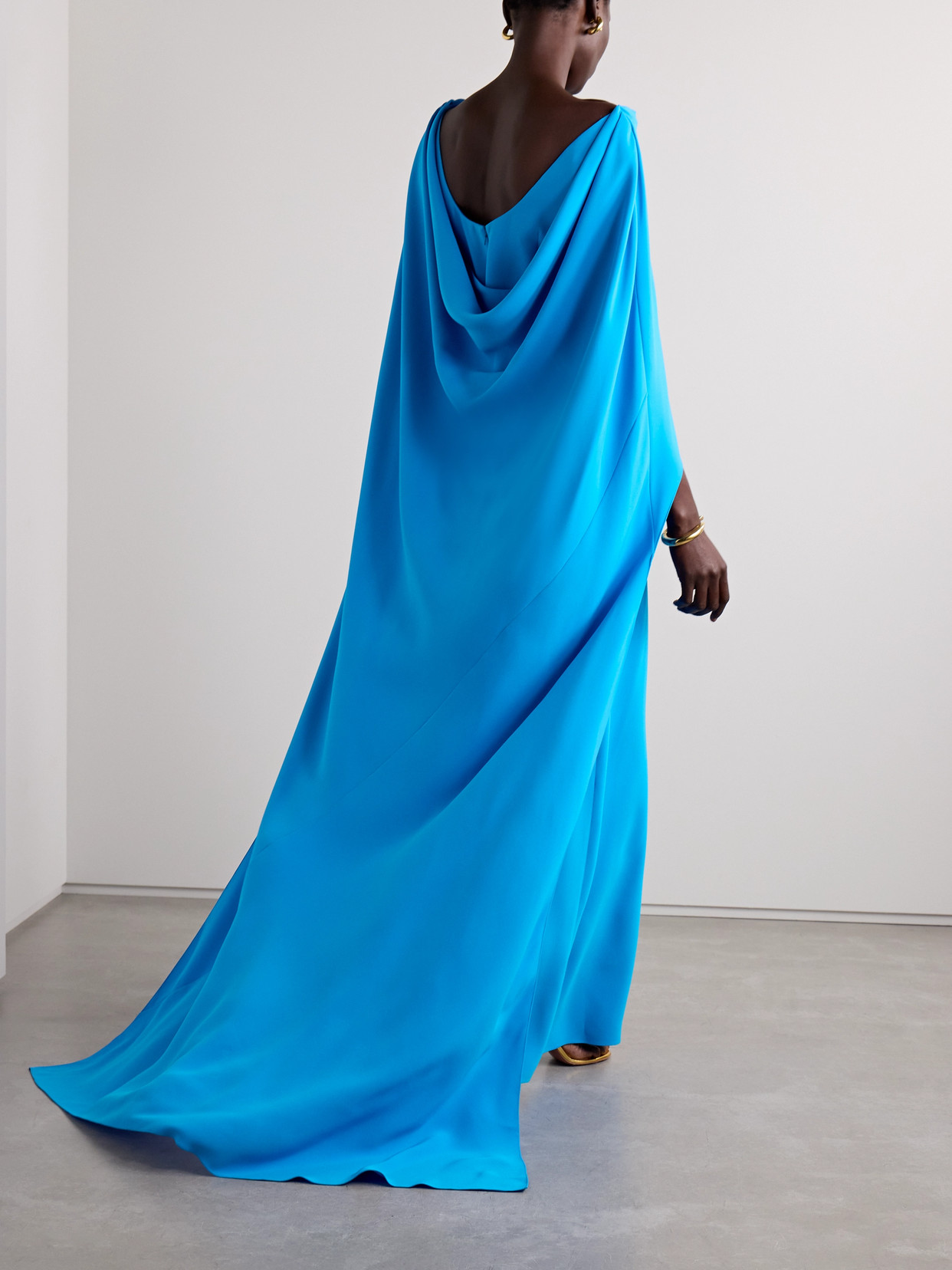 Oscar De La Renta Cowl Back Silk Georgette Caftan In Blue