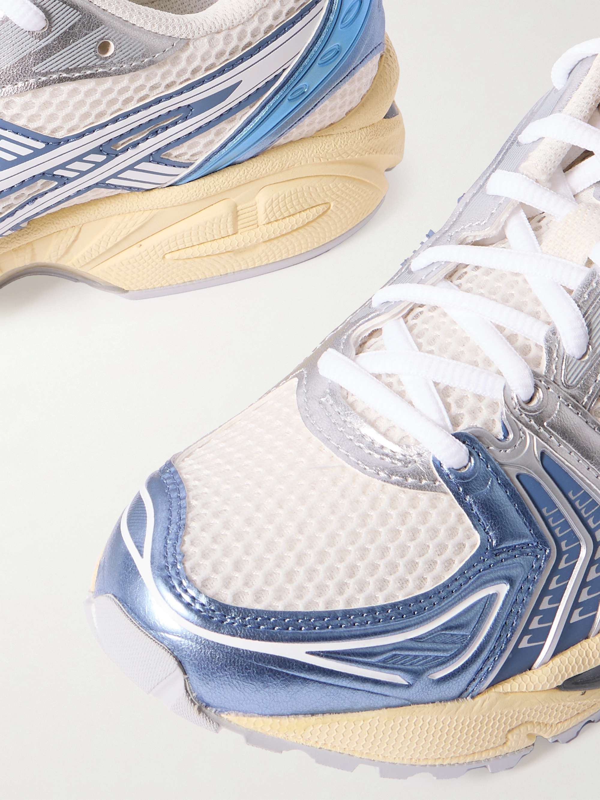 ASICS 