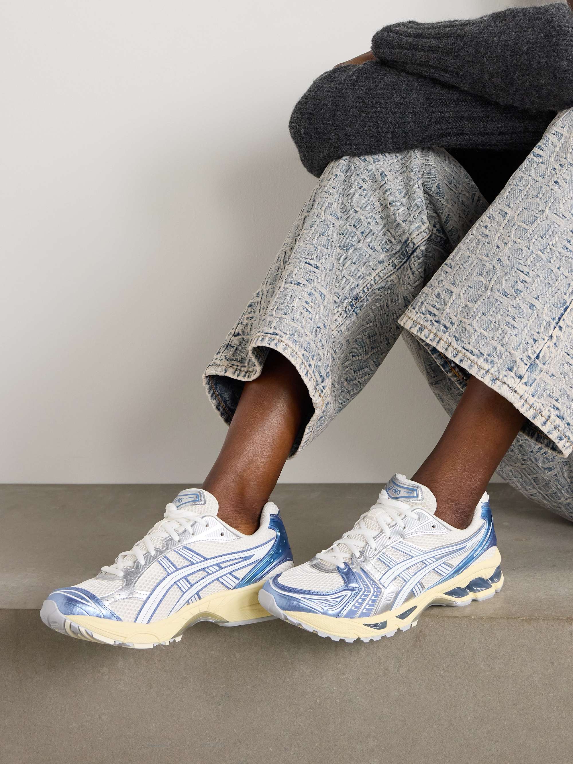 ASICS 