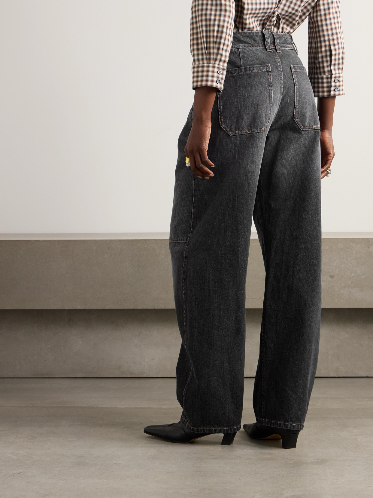 Brunello Cucinelli Pleated Boyfriend Jeans In Blue