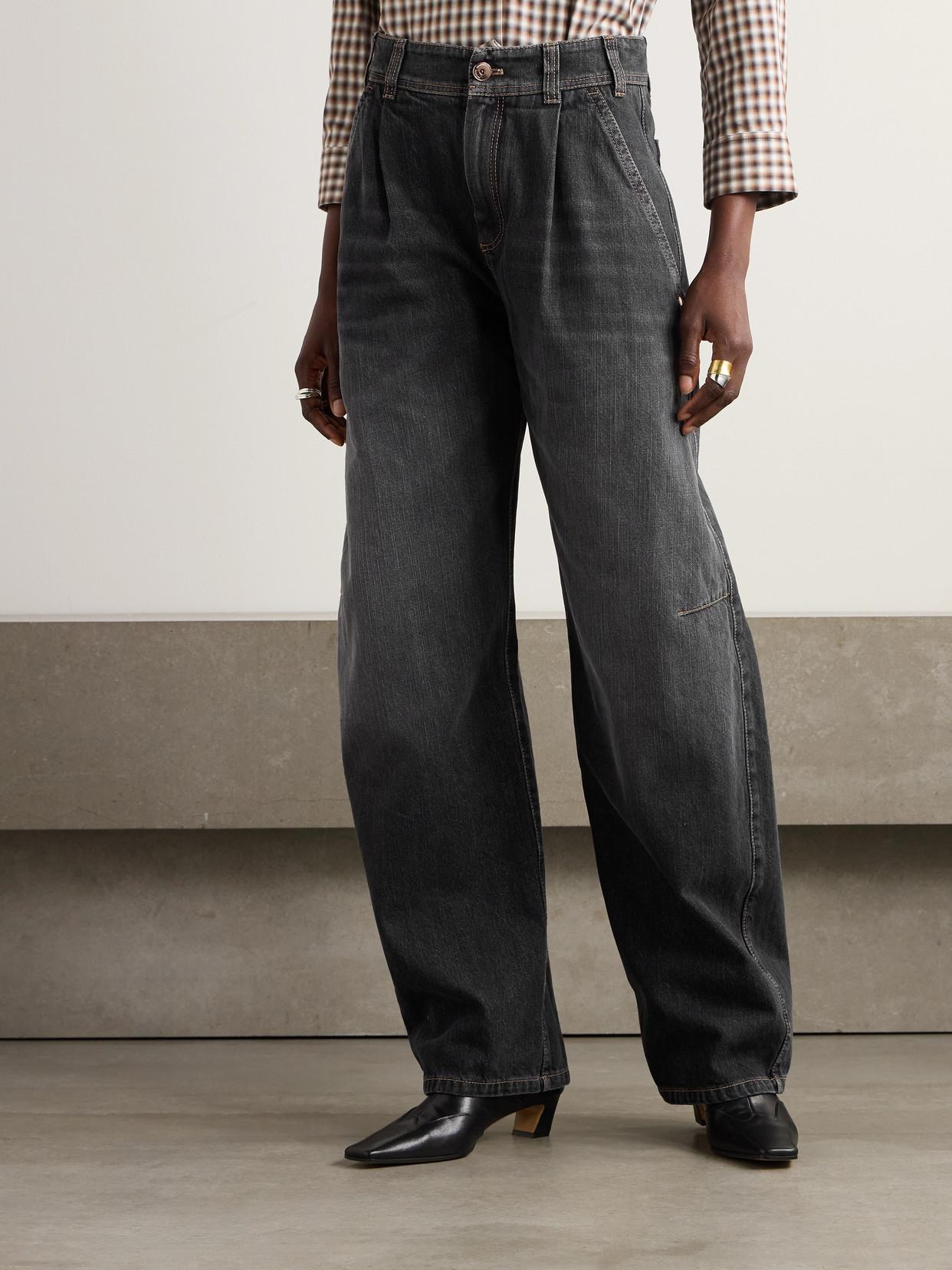 Brunello Cucinelli Pleated Boyfriend Jeans In Blue