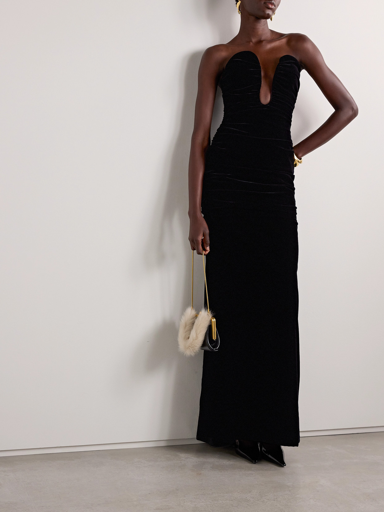 Carolina Herrera Strapless Ruched Layered Velvet Gown In Black