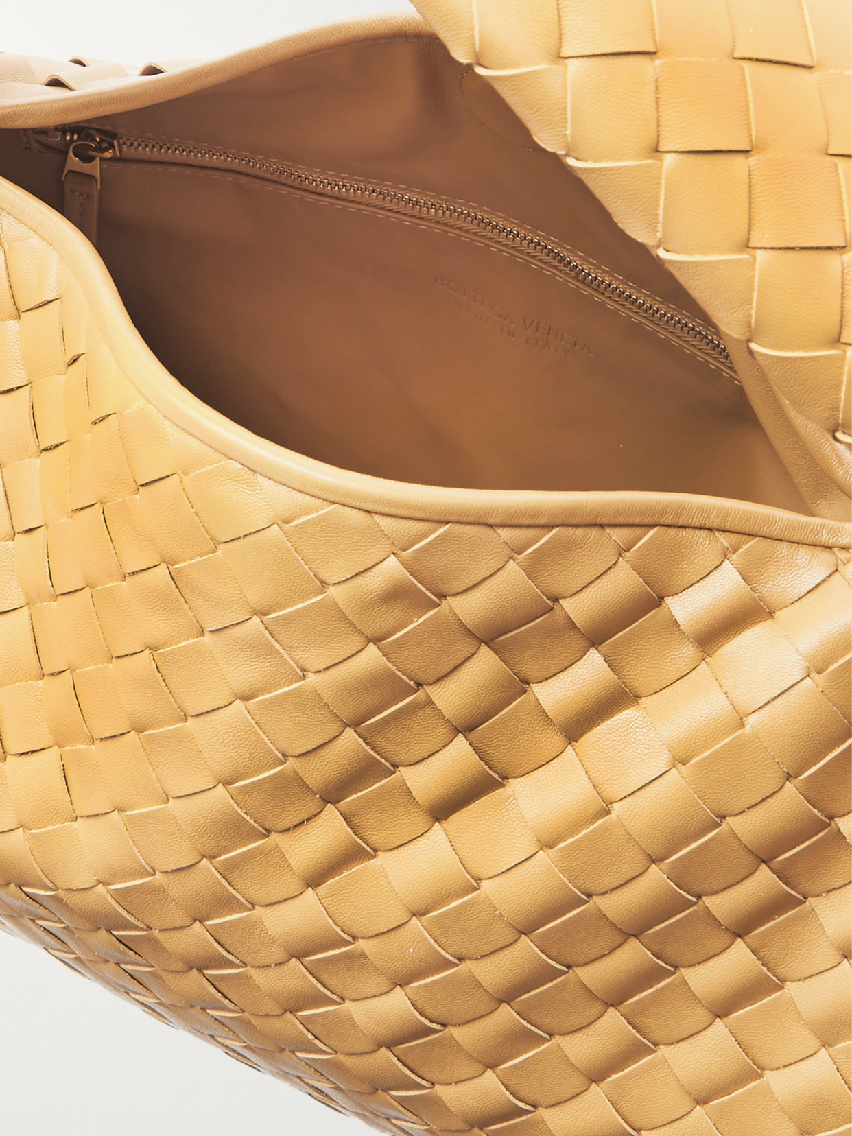 Hop Small Intrecciato Leather Tote
