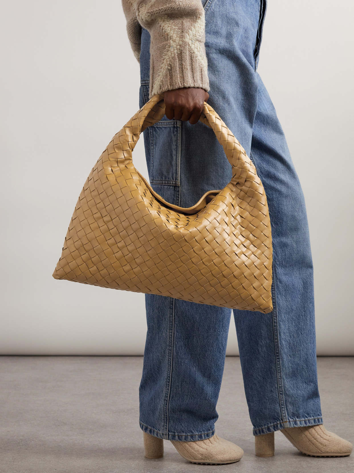 Hop Small Intrecciato Leather Tote