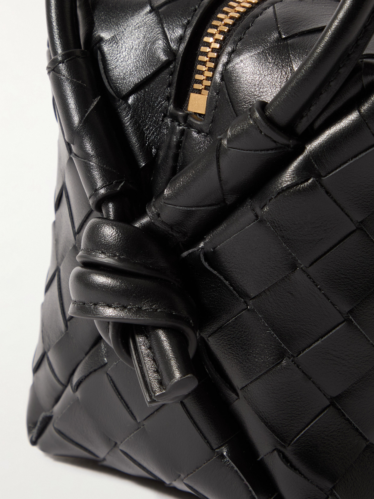 Avenue Small Intrecciato Shoulder Bag