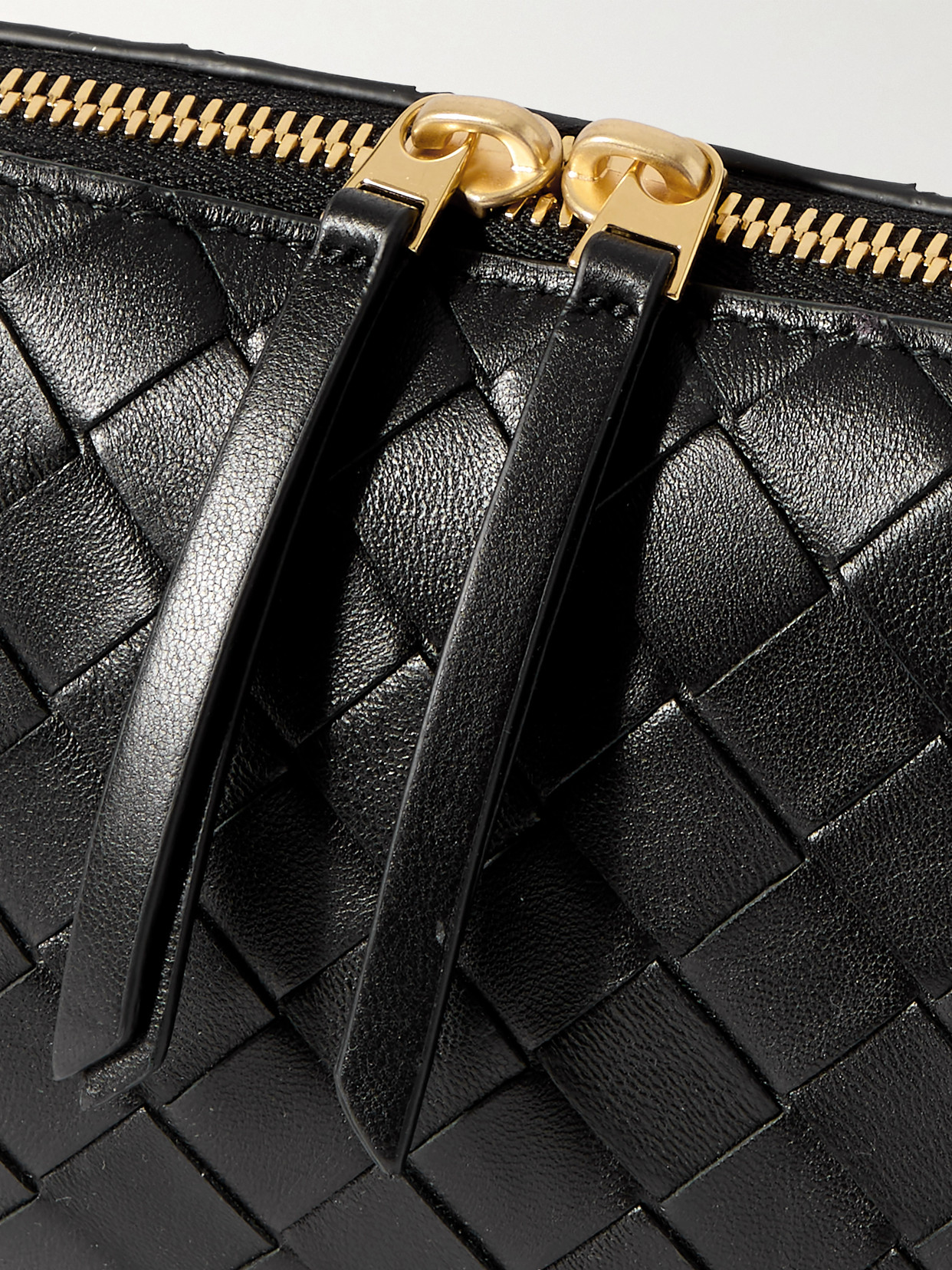 BOTTEGA VENETA CONCERT POUCH INTRECCIATO LEATHER SHOULDER BAG