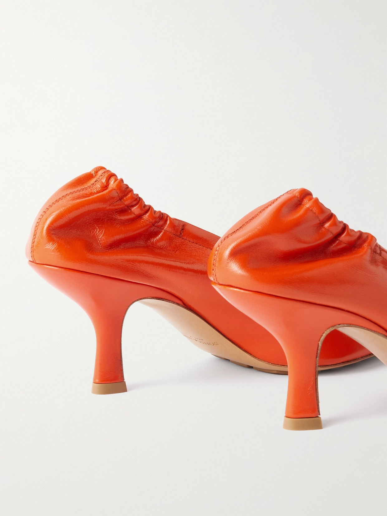 Bottega Veneta Melbourne Chain Strap Pump In Off-white
