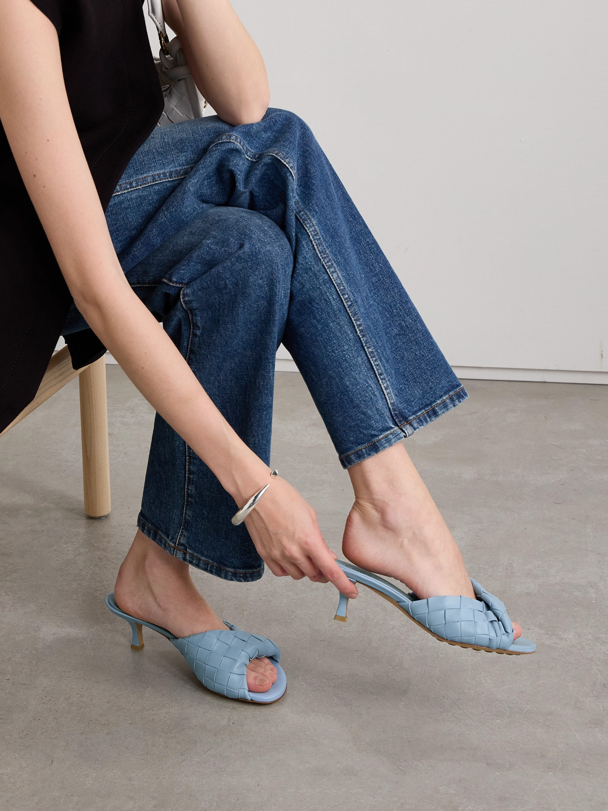 Bottega Veneta Blink Twisted Intrecciato Leather Mules In Blue