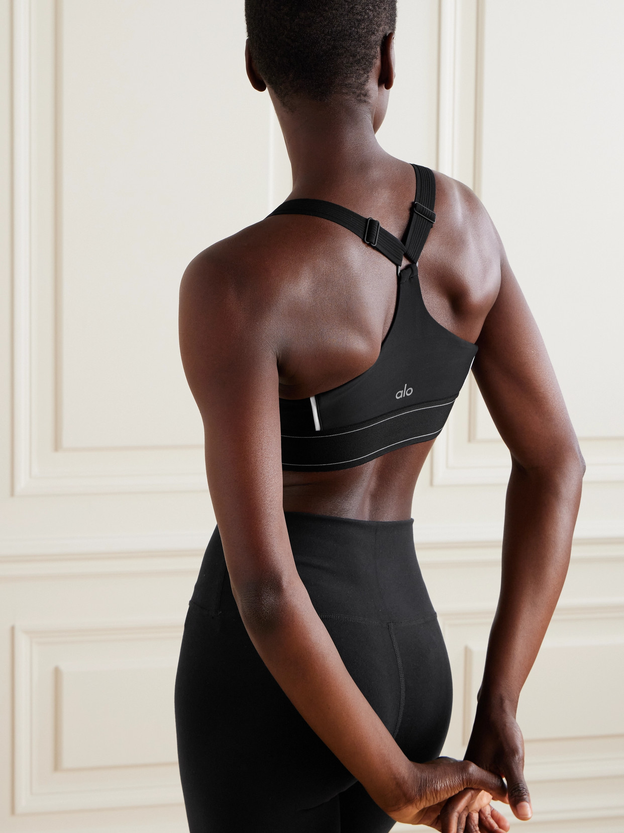 Alo Yoga Airlift Suit Up Medium-impact Sports Bra In Black