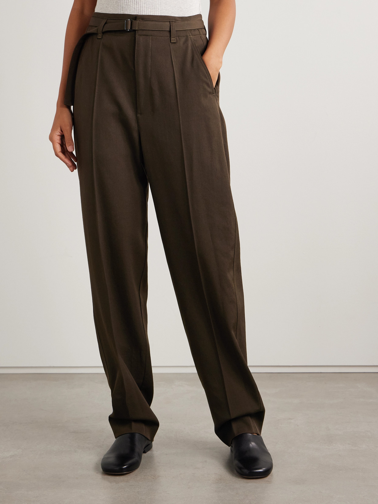 Lemaire Belted Wool-twill Tapered Pants In Brown