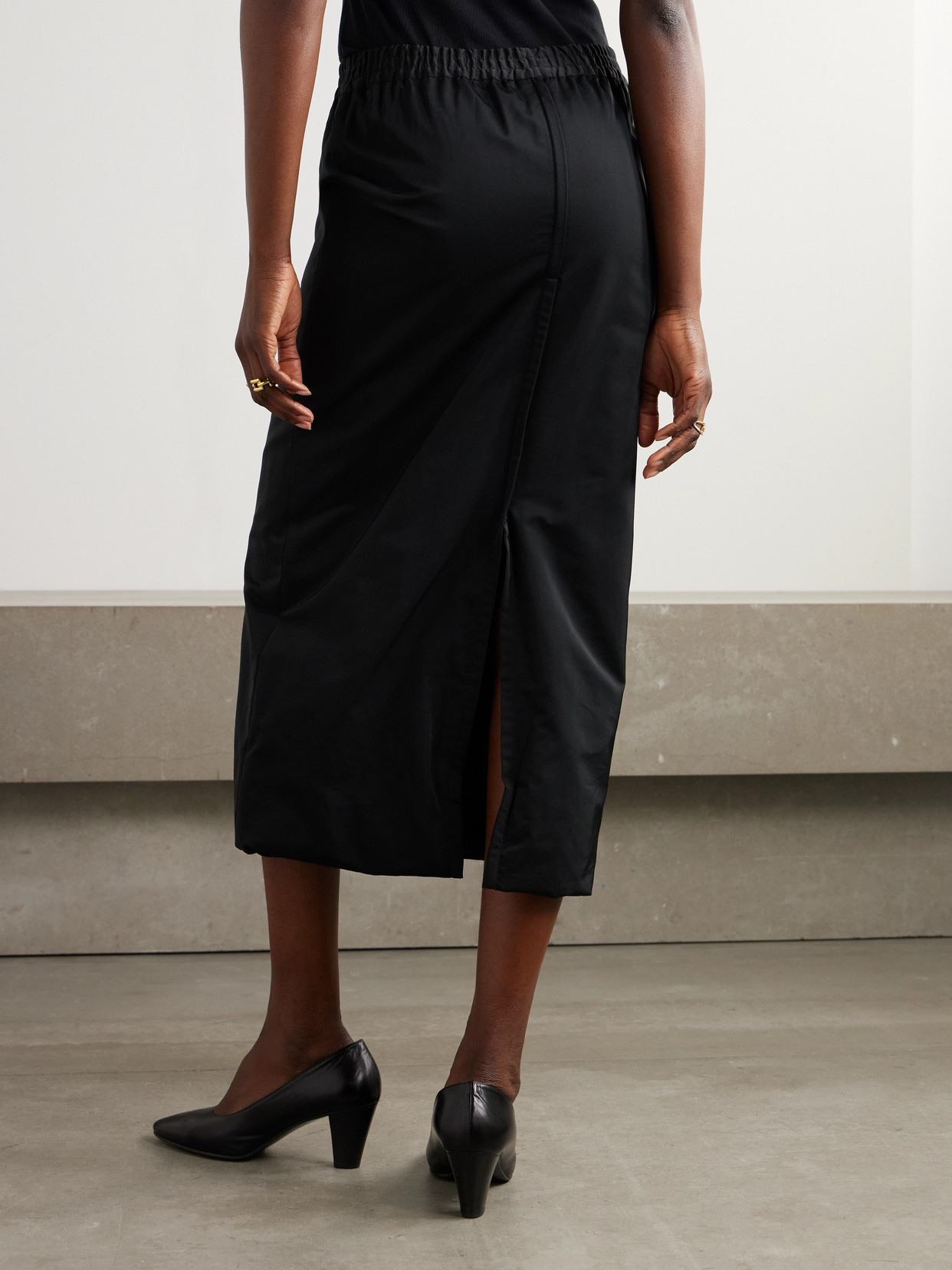 Carven Wool Midi Skirt In Black