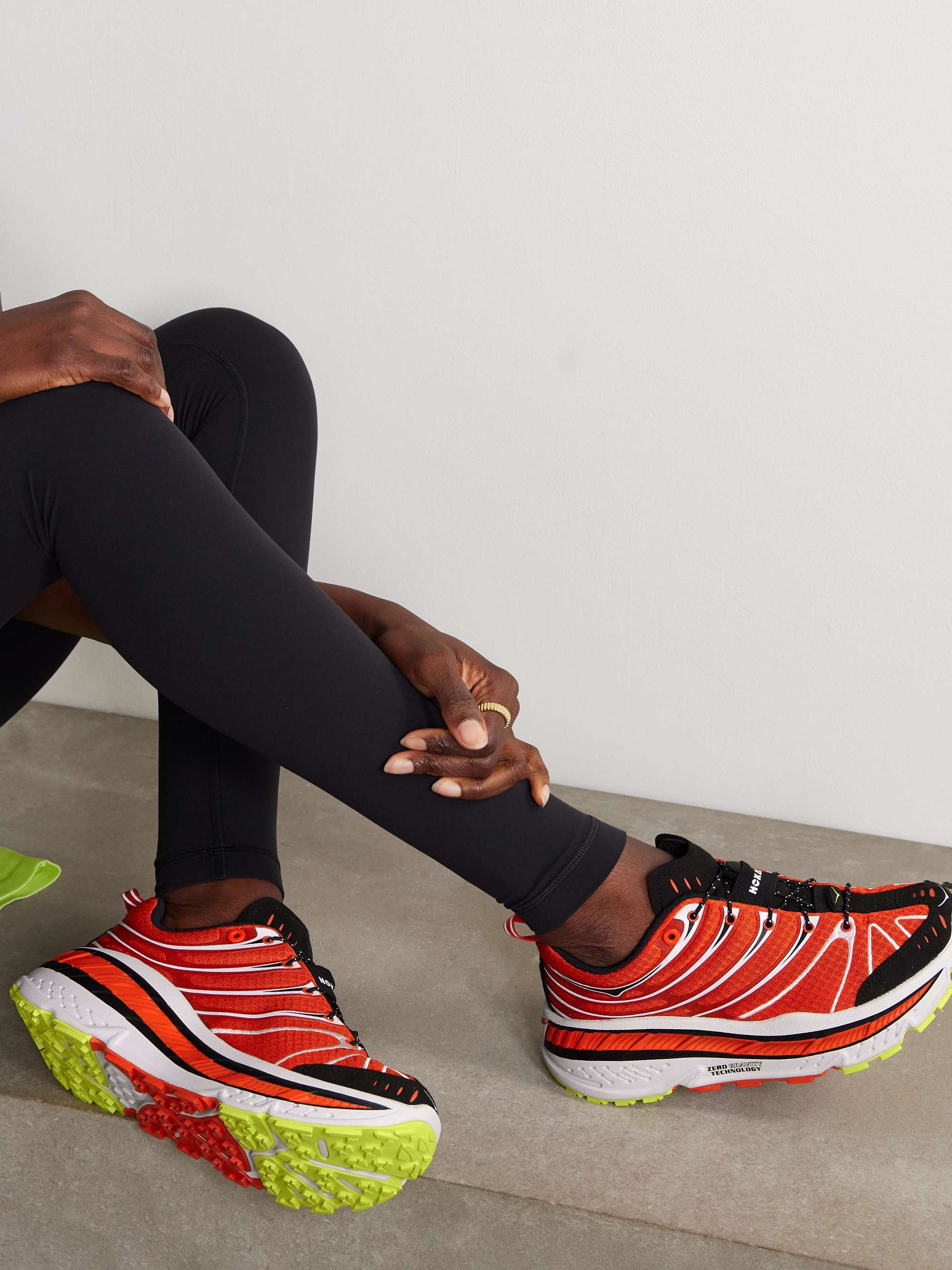 HOKA ONE ONE 