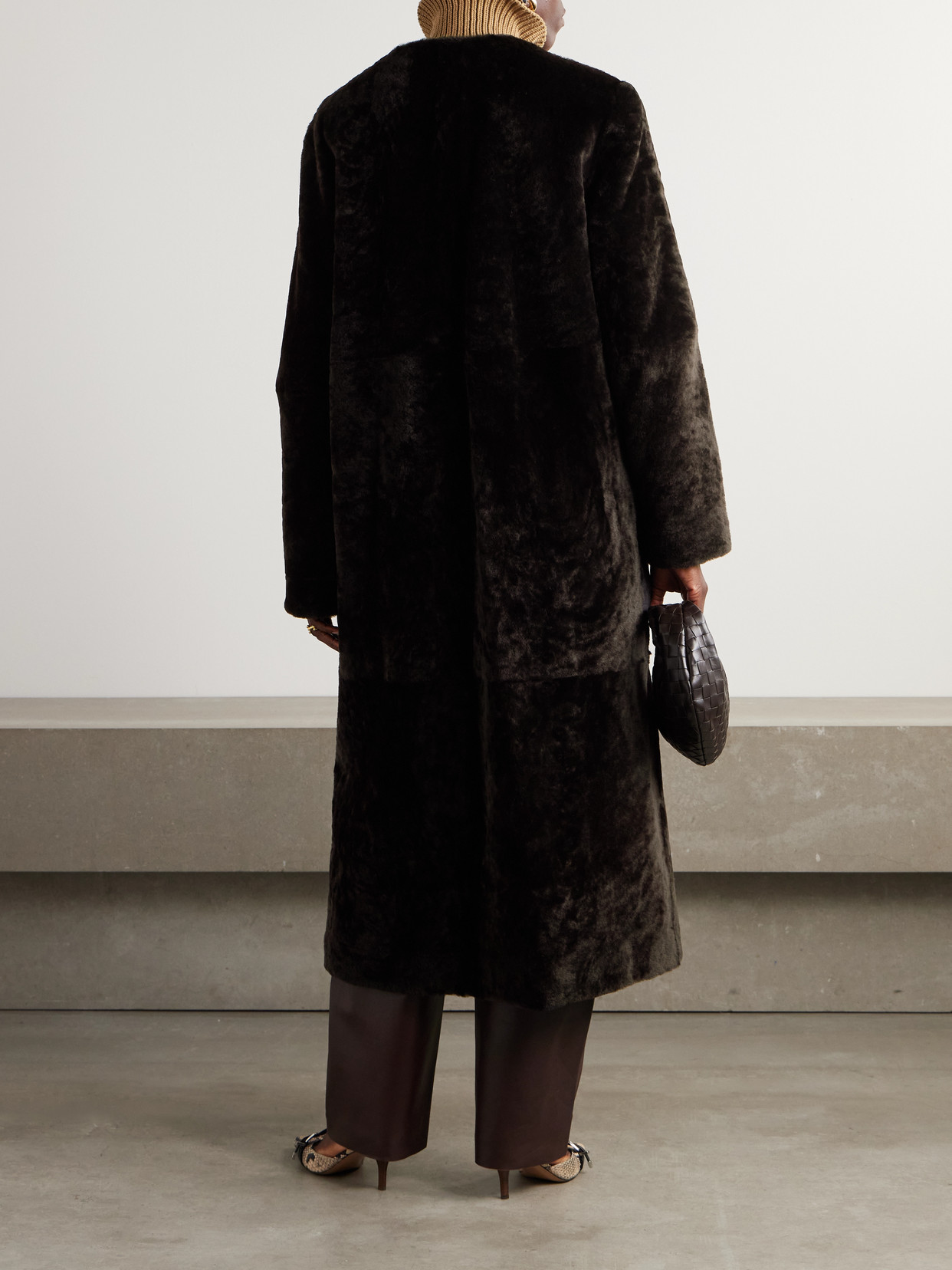 Totême Soft Shearling Coat Bark In Brown