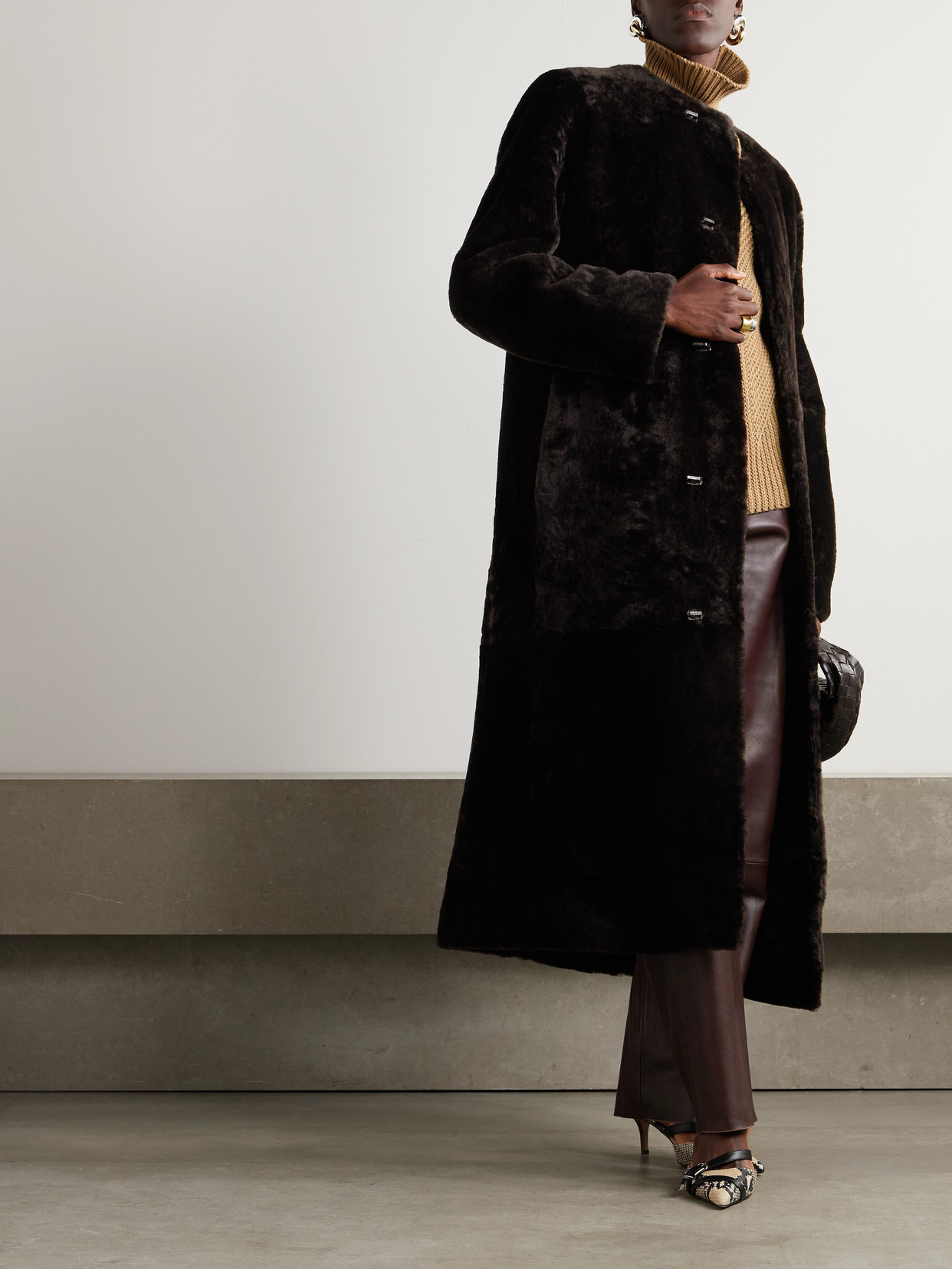 Totême Soft Shearling Coat Bark In Brown