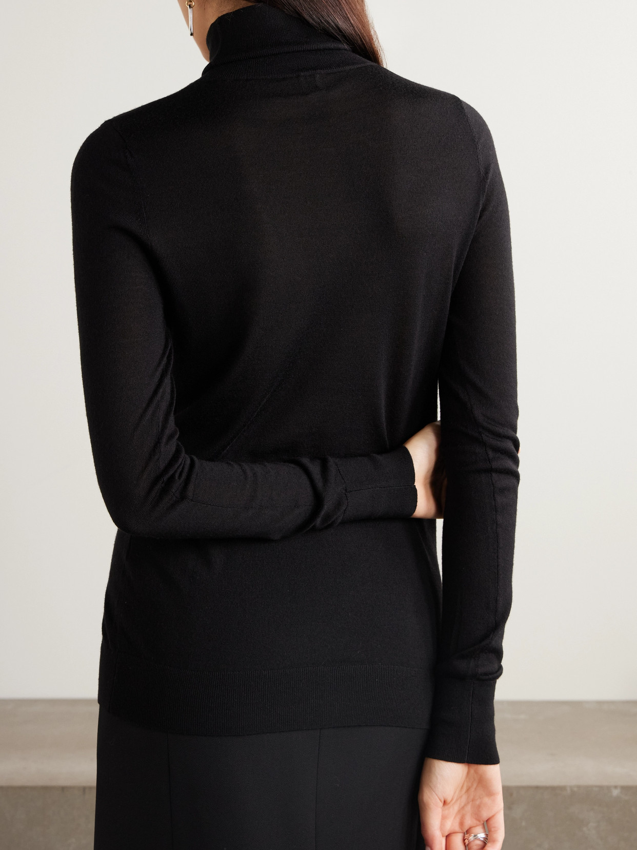 Totême Wool-blend Turtleneck Sweater In Black