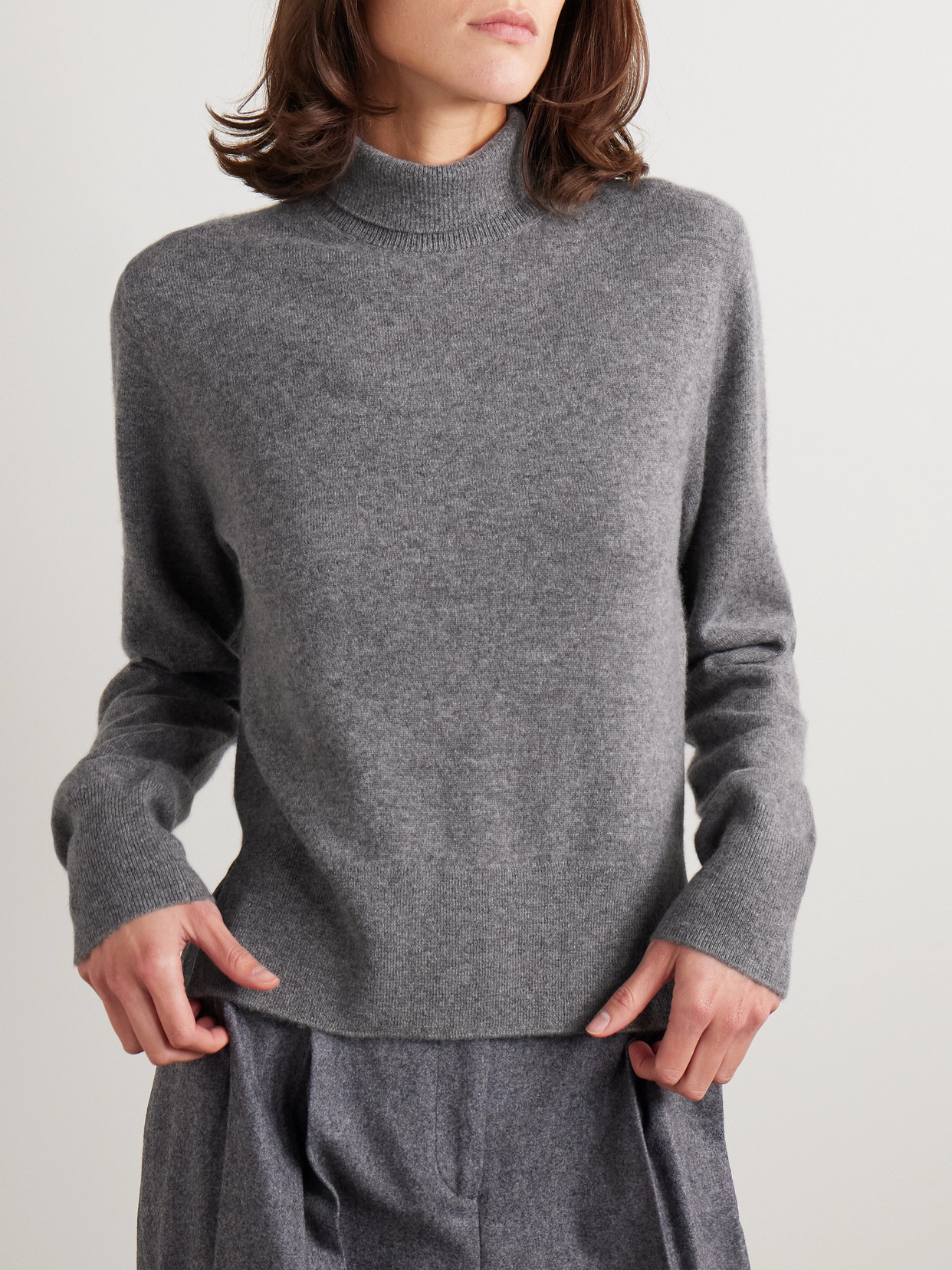 Totême Cashmere Turtleneck Sweater In Gray