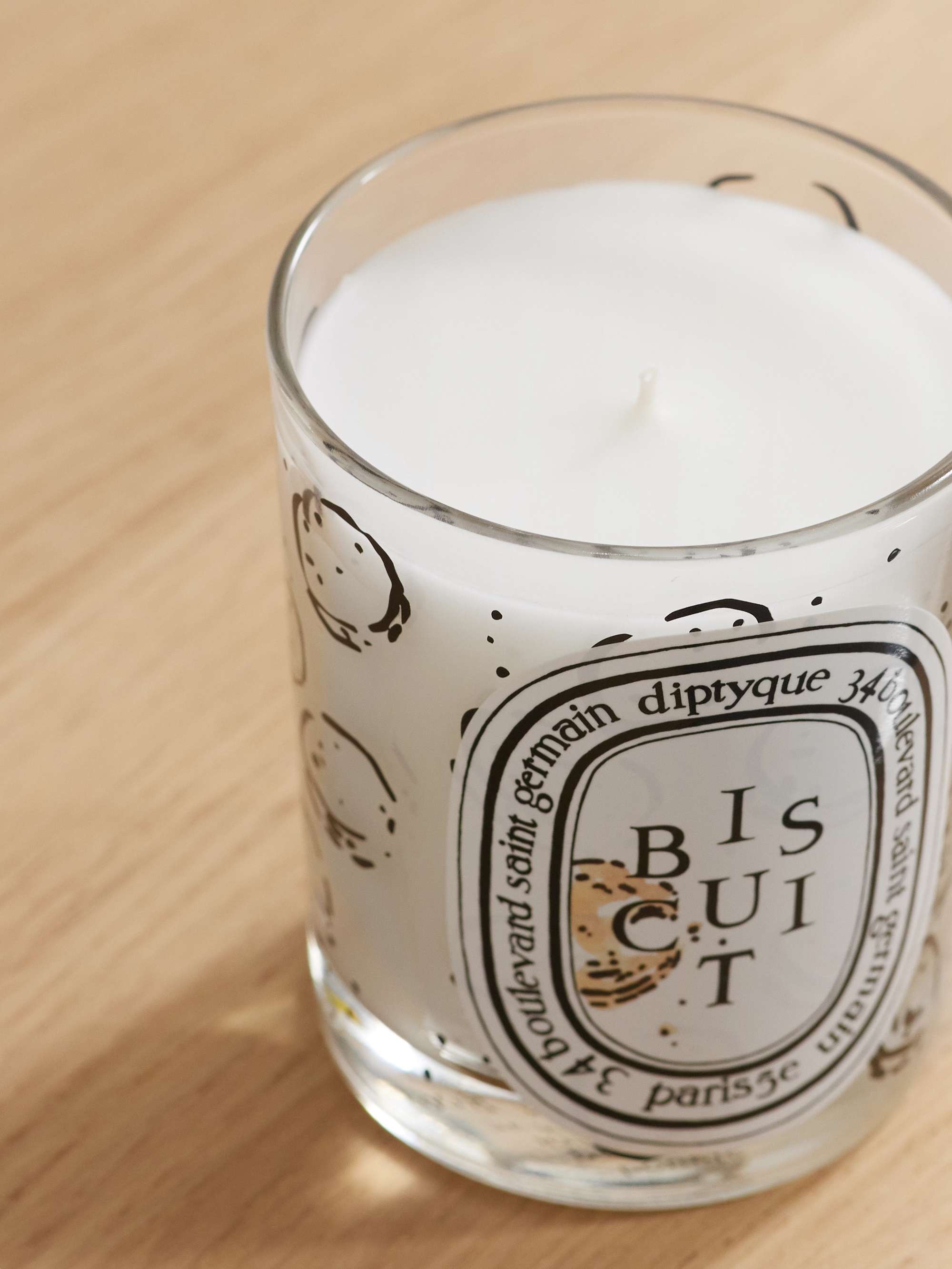 DIPTYQUE Biscuit limited edition scented candle, 190g NETAPORTER