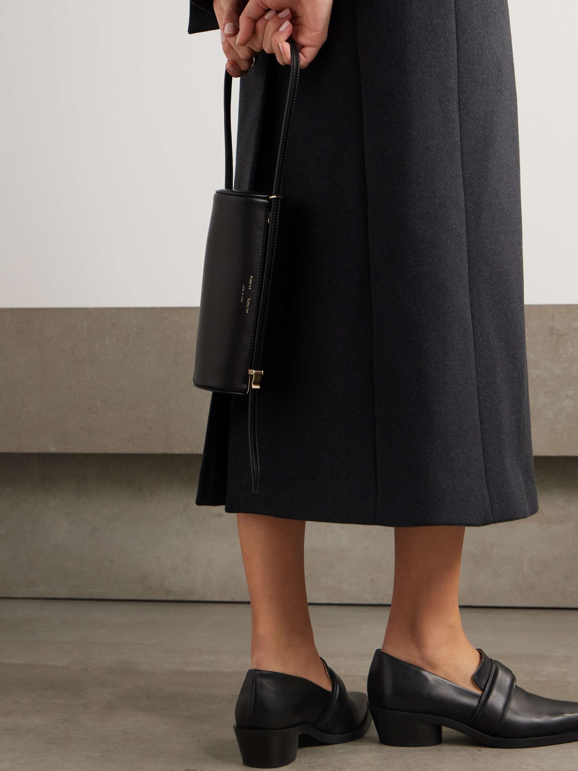 JW ANDERSON グロスラバー レインブーツ チェーン装飾付き | NET JW ANDERSON グロスラバー レインブーツ チェーン装飾付き | NET