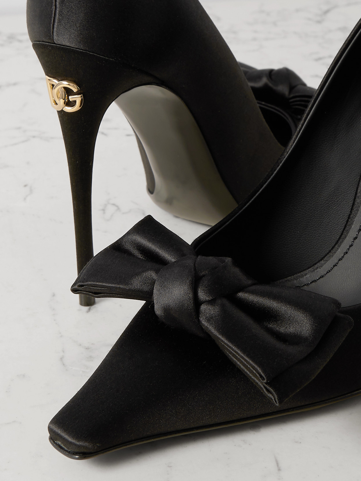 Dolce & Gabbana Bow Detailed Satin Pumps In Black