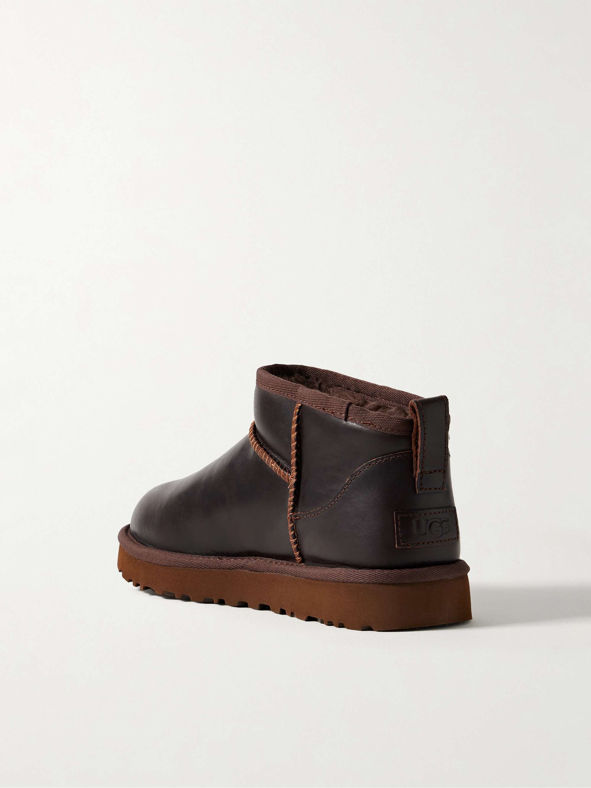 UGG 