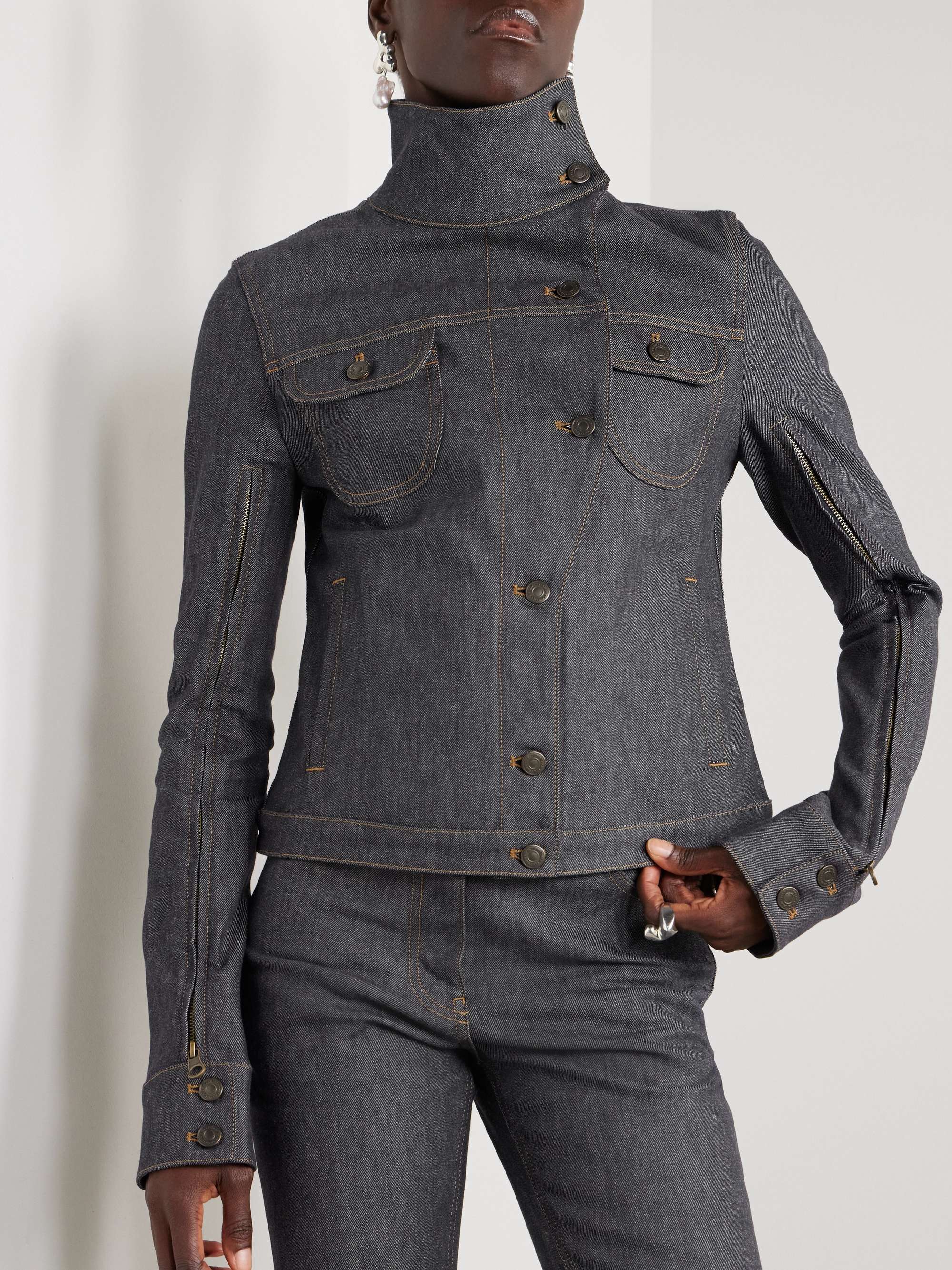 COURRÈGES 